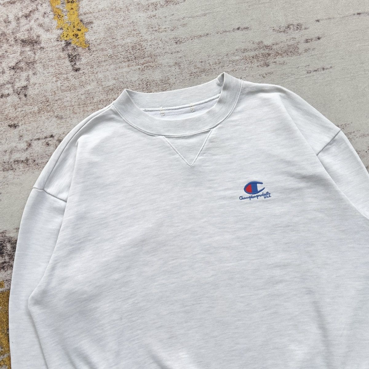 Champion VINTAGE CHAMPION ESSENTIAL SMALL LOGO PULLOVER CREWNECK Size US L / EU 52-54 / 3 - 2 Thumbnail