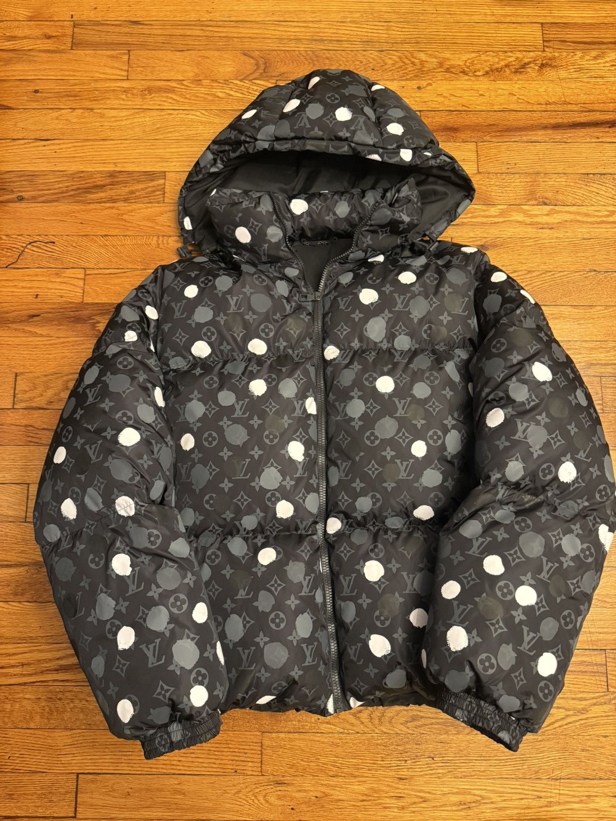 Louis Vuitton × Yayoi Kusama Louis Vuitton X Yayoi Kusama Puffer Jacket Size 52 / Large Size US L / EU 52-54 / 3 - 1 Thumbnail