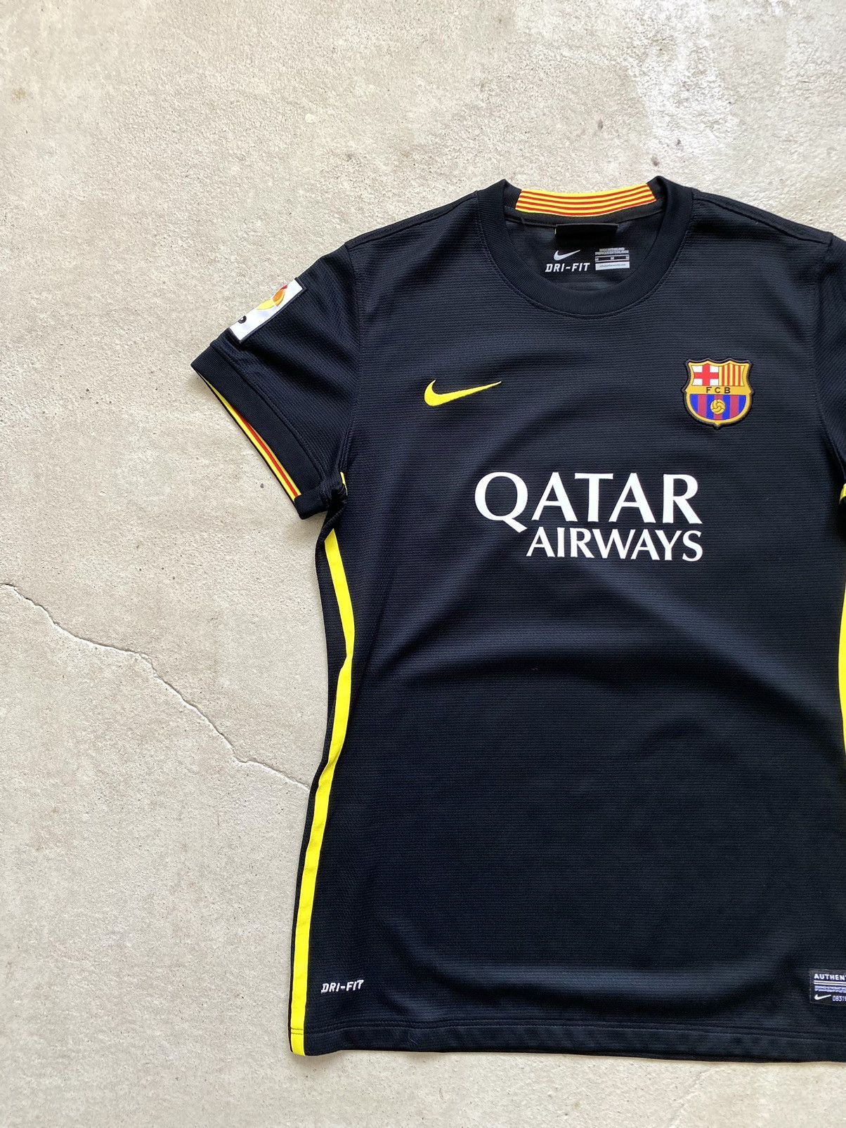 Nike Nike Barcelona Soccer Jersey T Shirt Wmns Size M / US 6-8 / IT 42-44 - 3 Thumbnail