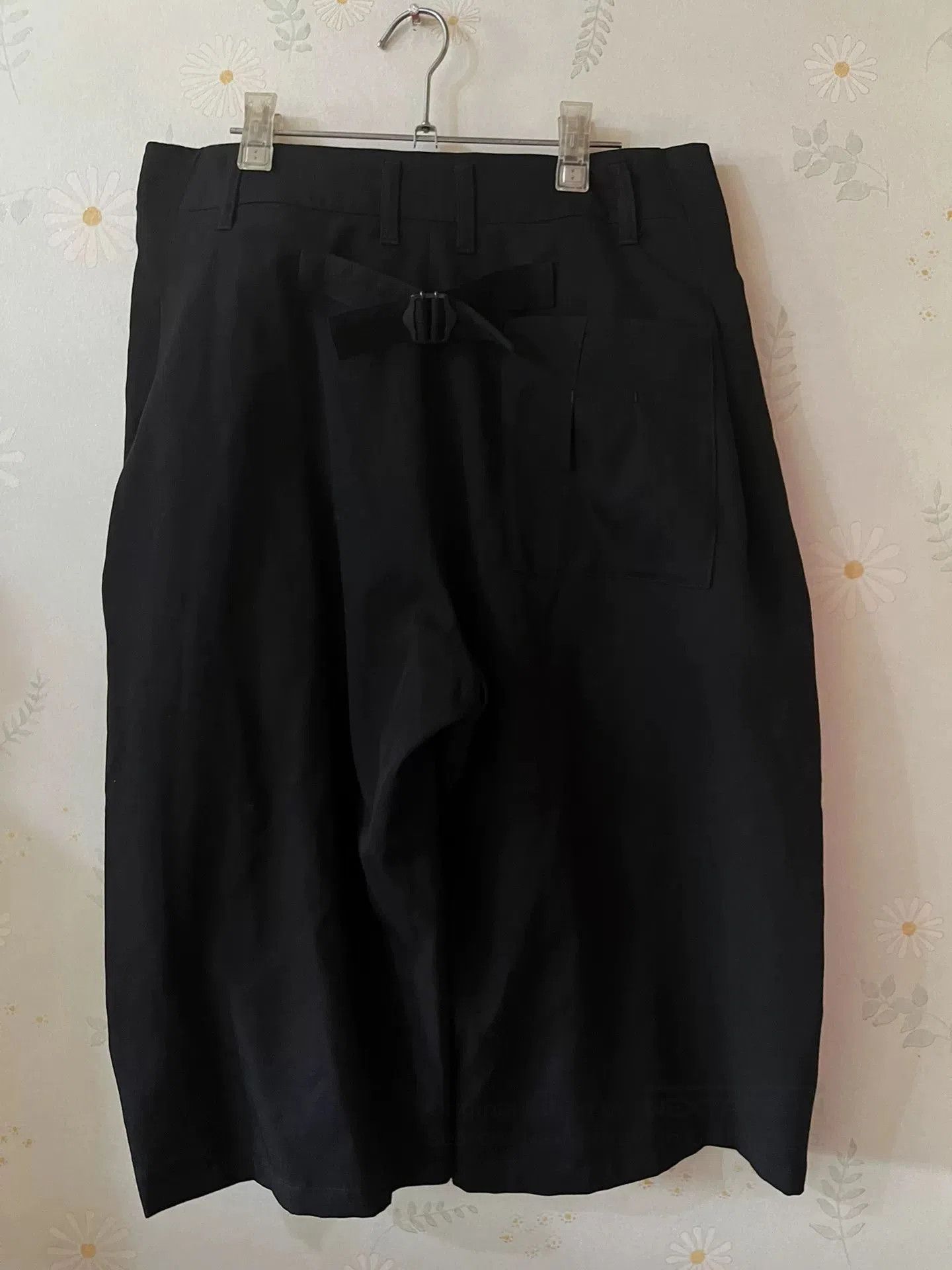 Yohji Yamamoto Yohji Yamamoto Black Wool Culottes. Size 24" / US 00 / IT 34 - 6 Thumbnail