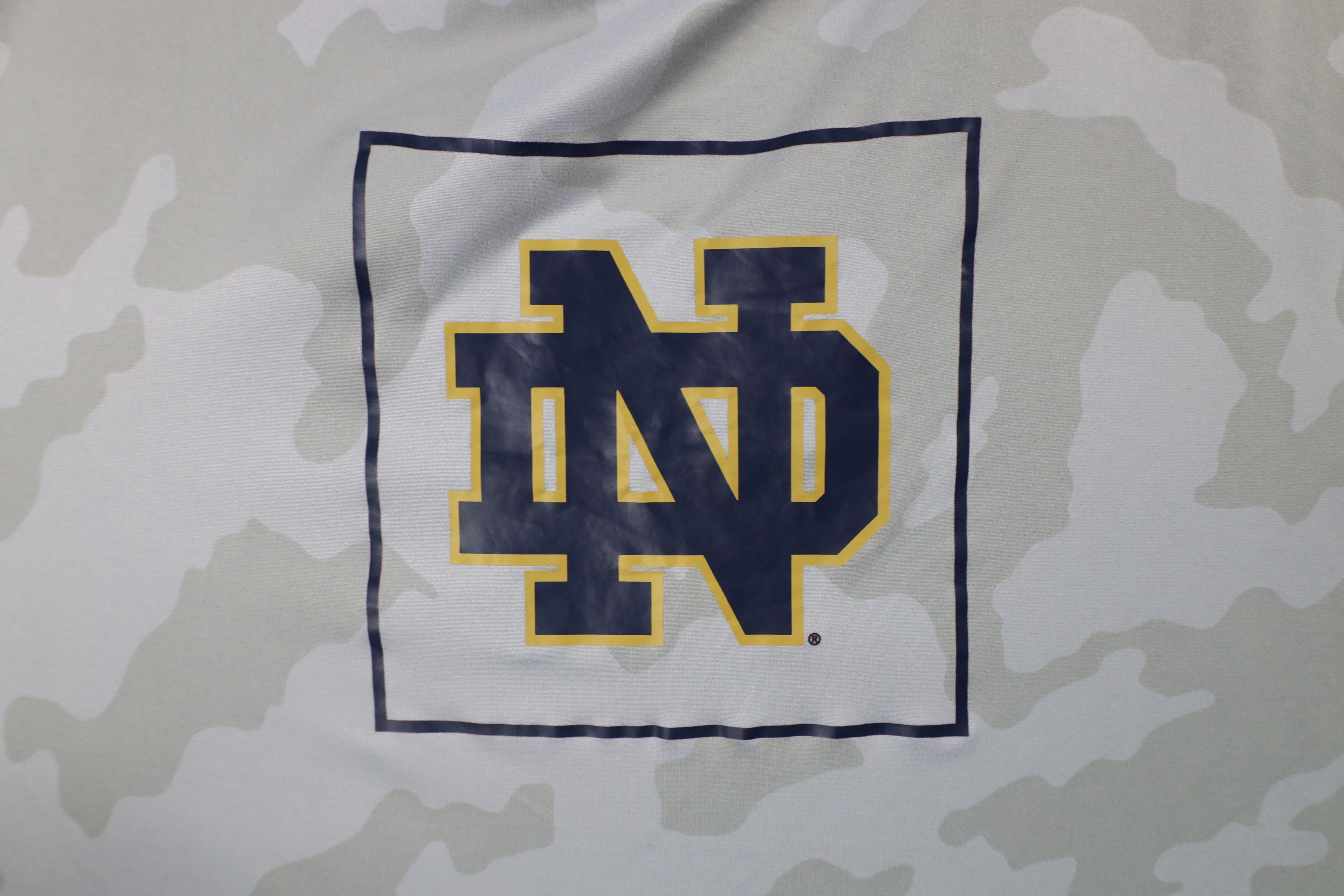 Under Armour × Vintage Under Armour Notre Dame University Camouflage T-Shirt Size US XXL / EU 58 / 5 - 5 Thumbnail