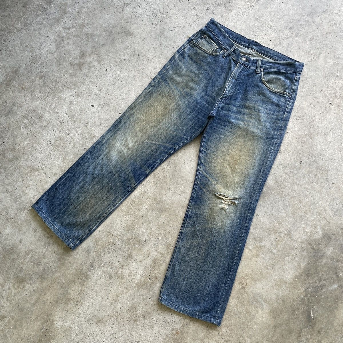 Japanese Brand Vintage Japanese Rusty Wash Distressed Faded Jeans Pants W32 Size US 32 / EU 48 - 2 Thumbnail