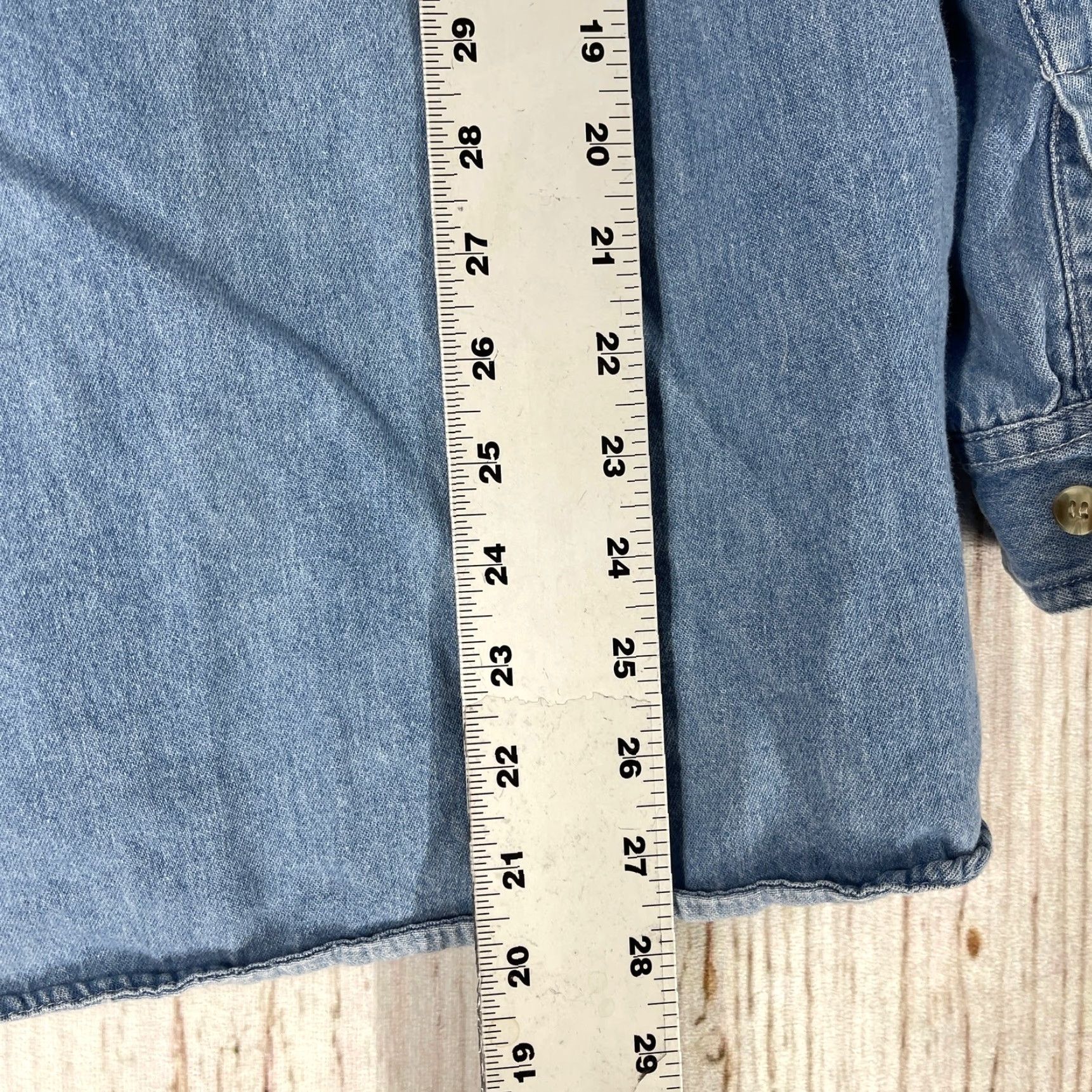 Vintage Vintage Andrews Blues Plaid Button-Up Long Sleeve Shirt Women L Blue Chambray Casual Size L / US 10 / IT 46 - 4 Thumbnail