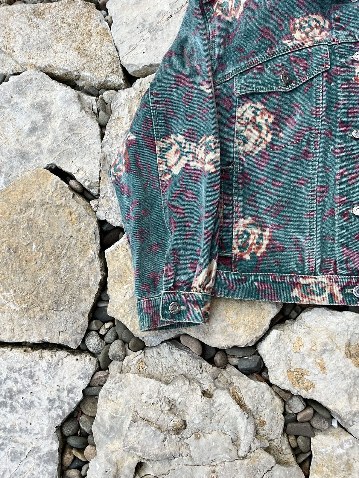 Vintage Vintage Jonny-q y2k all over print cropped denim jacket Size US M / EU 48-50 / 2 - 7 Thumbnail