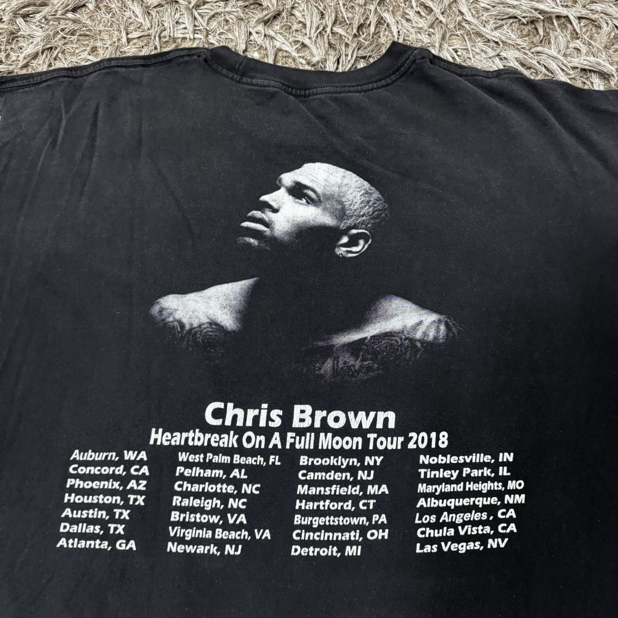 Rap Tees Chris Brown Heartbreak on a Full Moon Shirt Size US XL / EU 56 / 4 - 4 Thumbnail