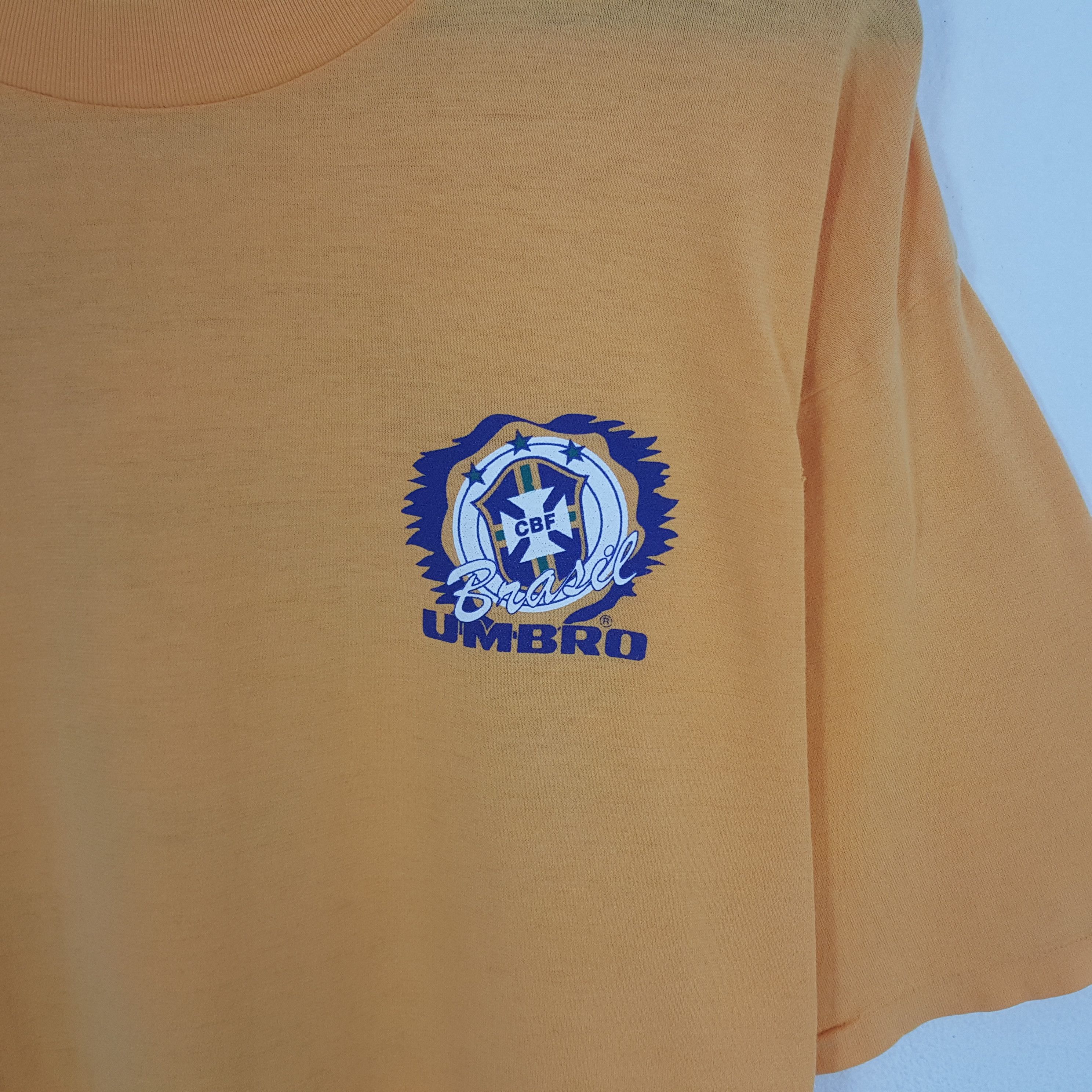 Umbro × Vintage Vintage Umbro Brazil Football Big Logo Tshirt Size US L / EU 52-54 / 3 - 4 Thumbnail