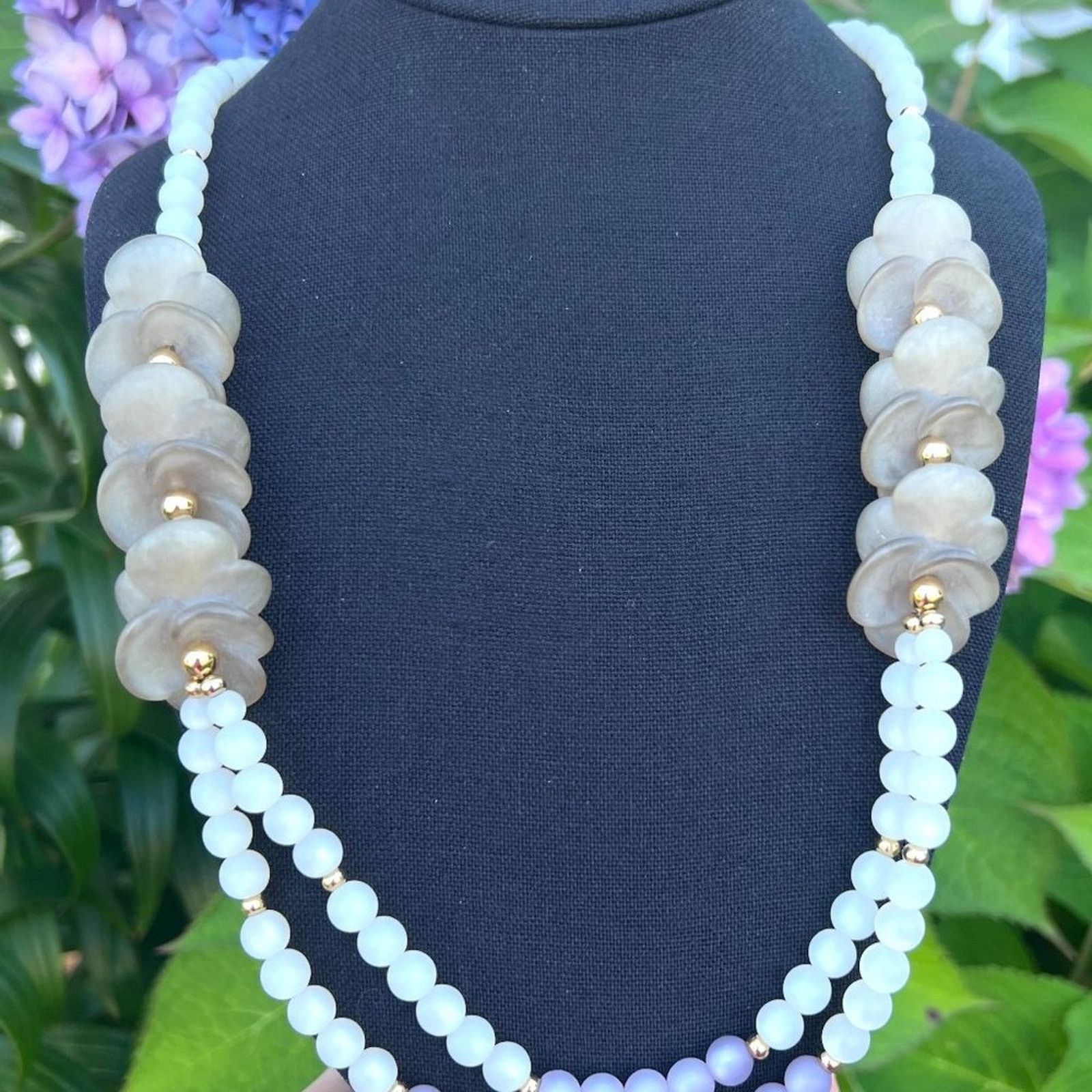& Other Stories Vintage - Signed - Napier Lavender and White Flower Necklace Size ONE SIZE - 1 Thumbnail