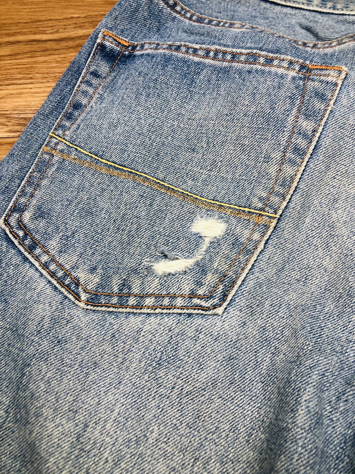 Abercrombie & Fitch Abercrombie & Fitch Distressed Jeans (33) Size US 34 / EU 50 - 22 Thumbnail