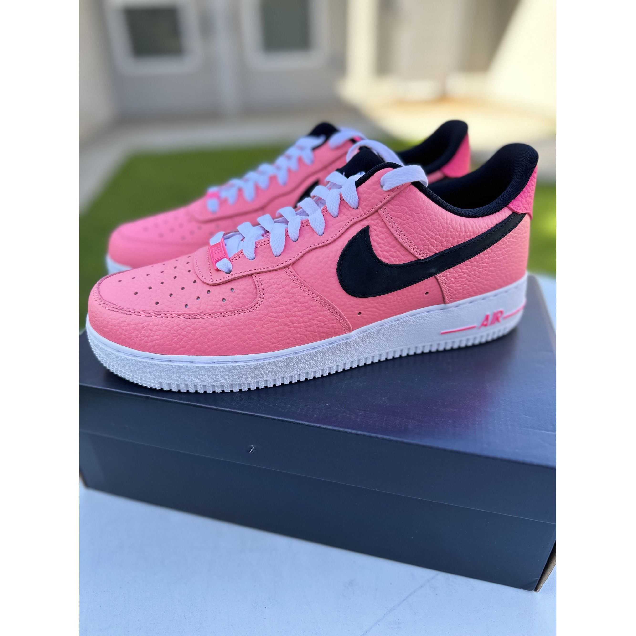 Nike Nike Air Force 1 07 Pink/Black Sneakers Size 11.5 Size US 11.5 / EU 44-45 - 6 Thumbnail