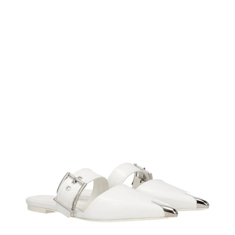 ob1o1e0524 Slippers And Clogs in White
