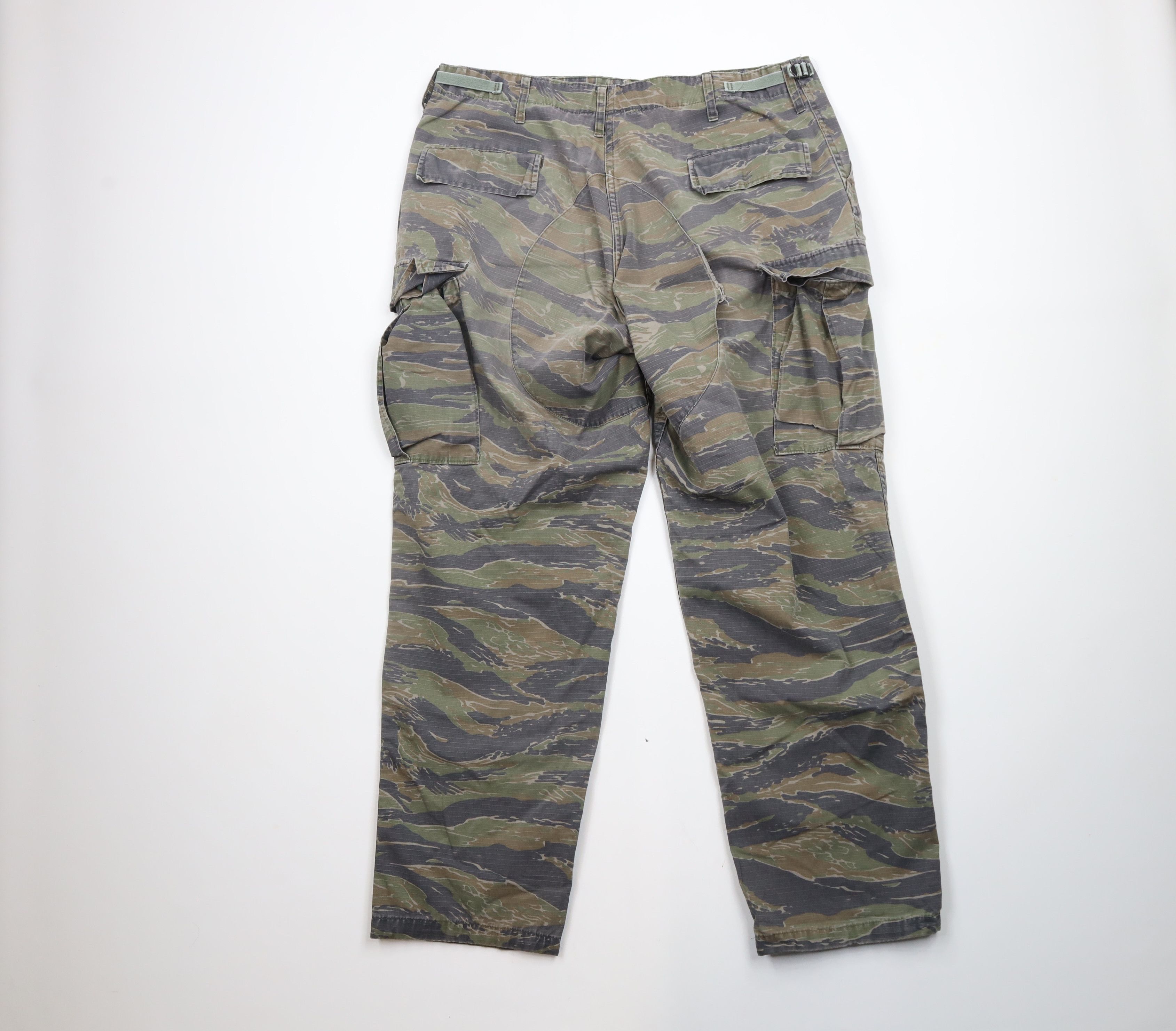Vintage Vintage 90s Streetwear Baggy Wide Leg Camouflage Cargo Pants Size US 36 / EU 52 - 9 Thumbnail