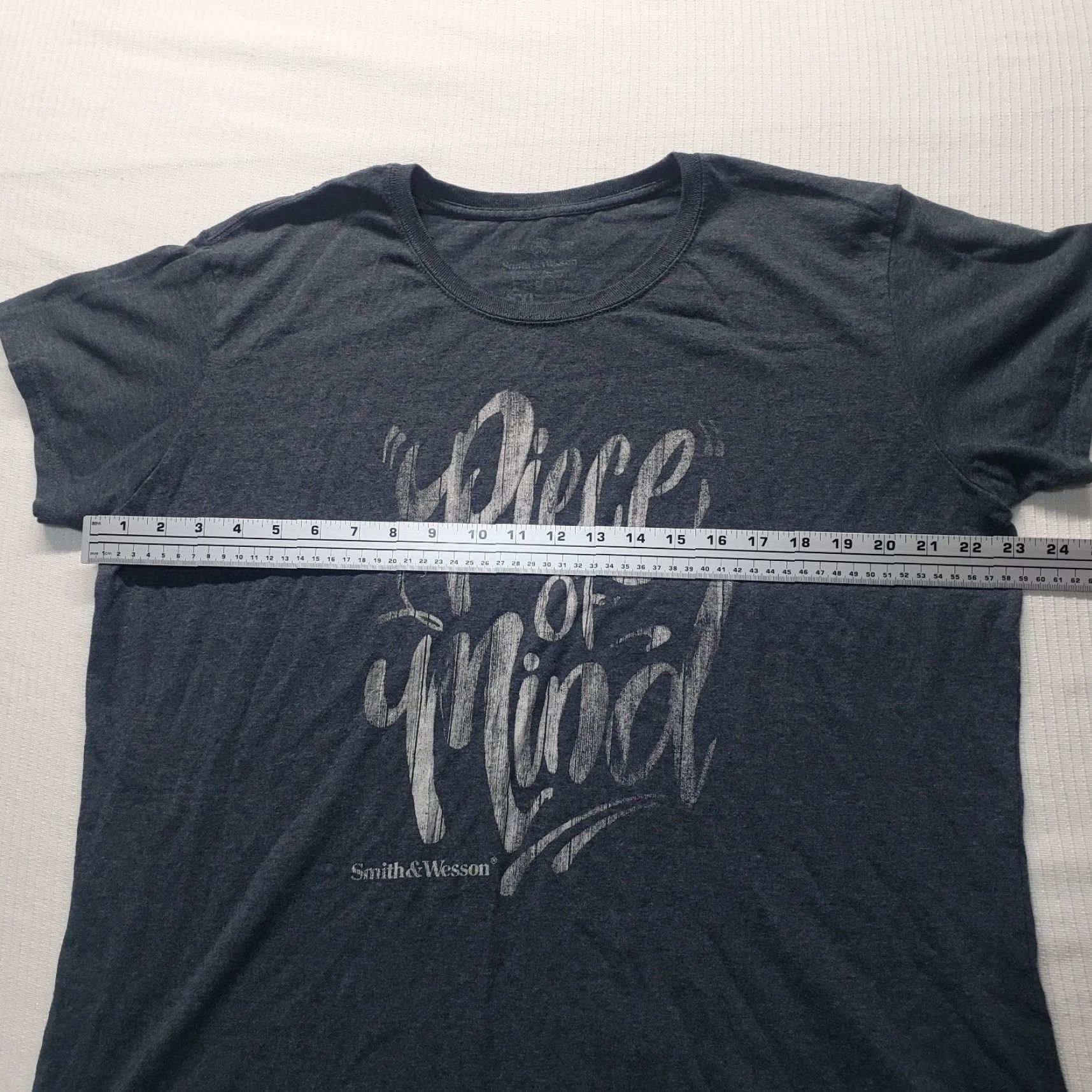 Vintage Smith & Wesson Piece Of Mind Shirt Womens 2XL Gray T-Shirt Cotton Short Sleeve Crew Neck Peace Logo Size XXL / US 16-18 / IT 52-54 - 4 Thumbnail