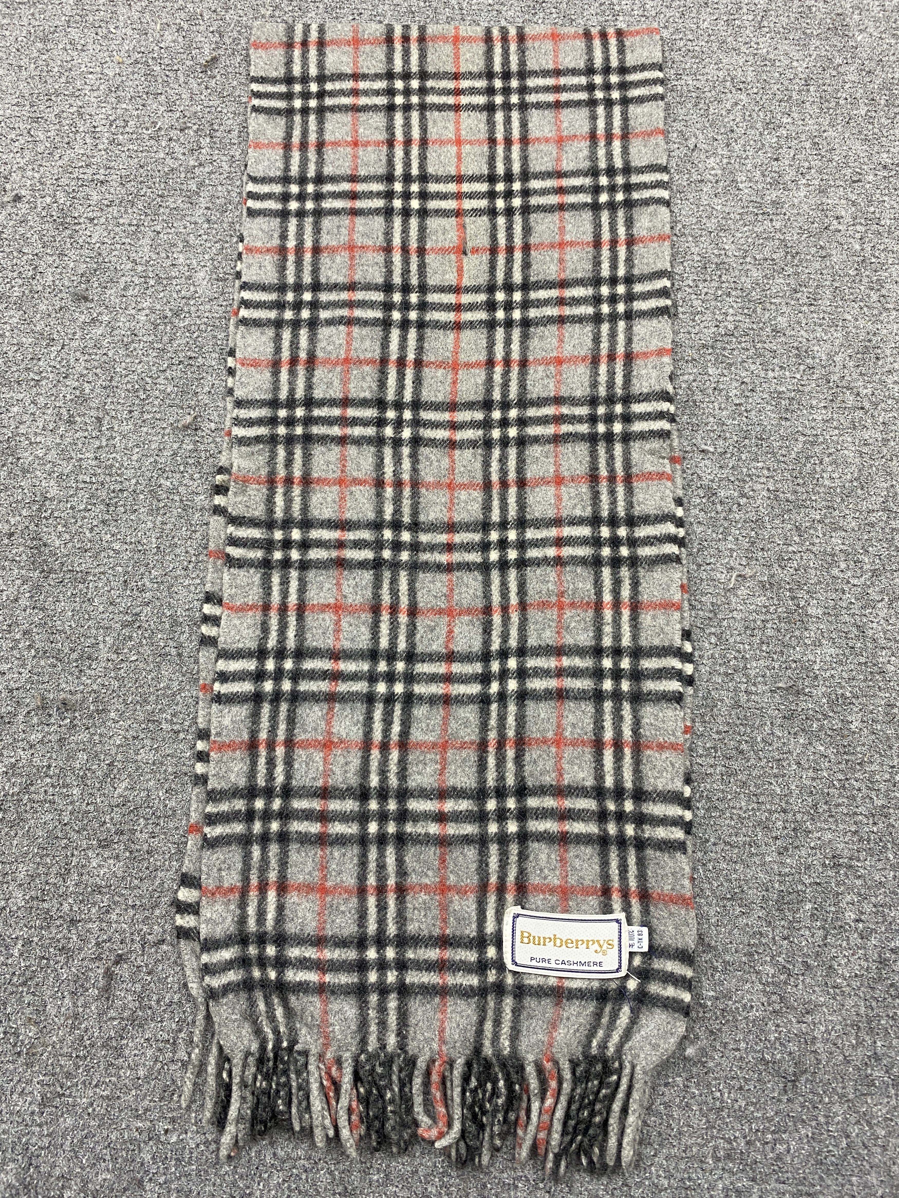 Burberry Burberrys Novacheck Cashmere Scarf Muffler / Neckwear SC0185 Size ONE SIZE - 2 Thumbnail
