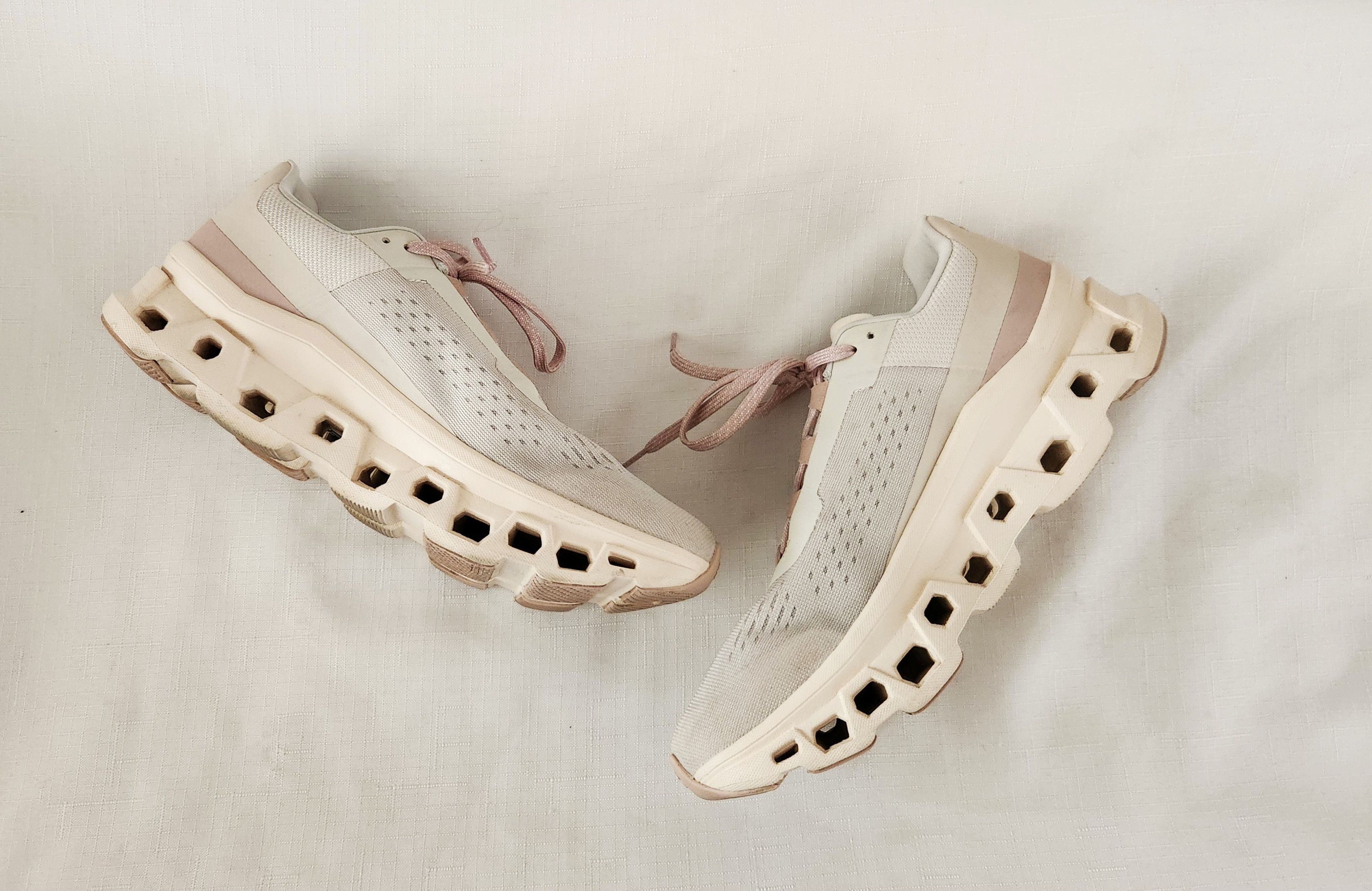 On On Running Women's Cloudmonster Shoes Moon Fawn pink SZ 9 Size US 9 / IT 39 - 16 Thumbnail