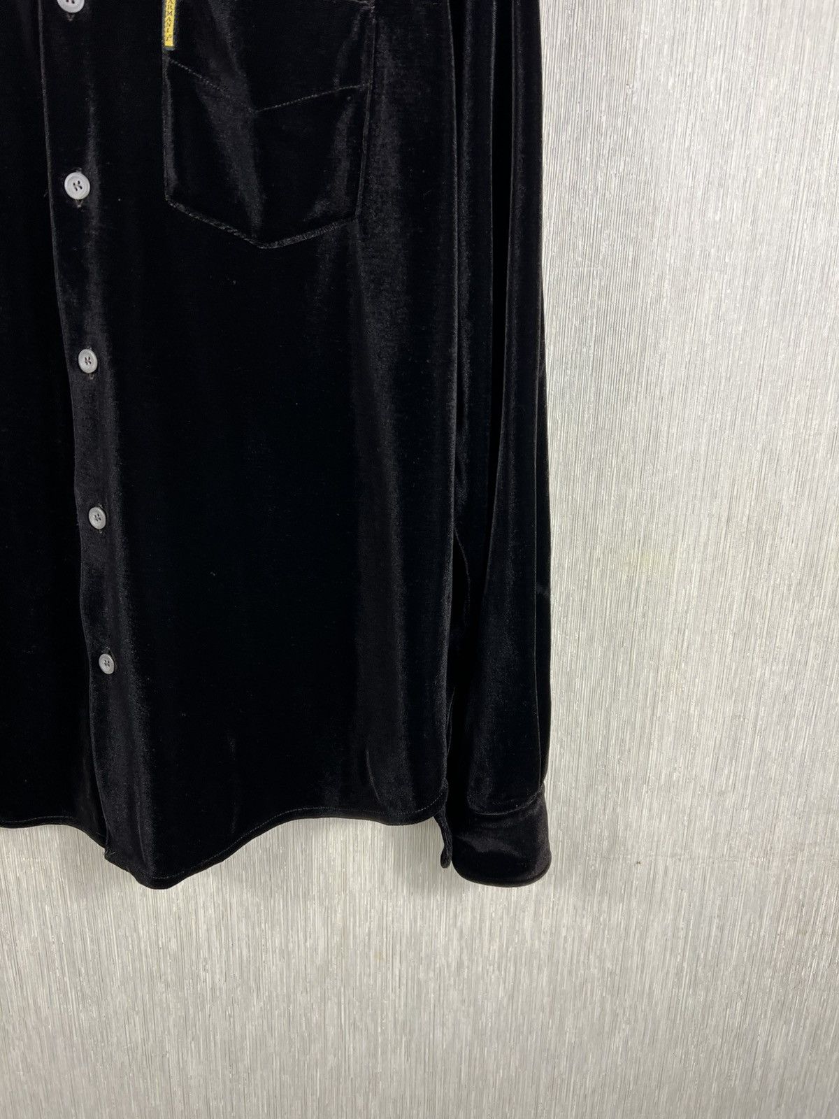 Giorgio Armani Vintage Giorgio Armani Milano velvet shiny luxury shirt Size US L / EU 52-54 / 3 - 6 Thumbnail