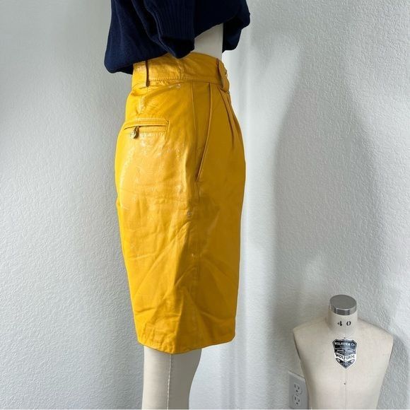Vintage VTG Cedars Leather Shorts High Rise Size 27" / US 4 / IT 40 - 5 Thumbnail