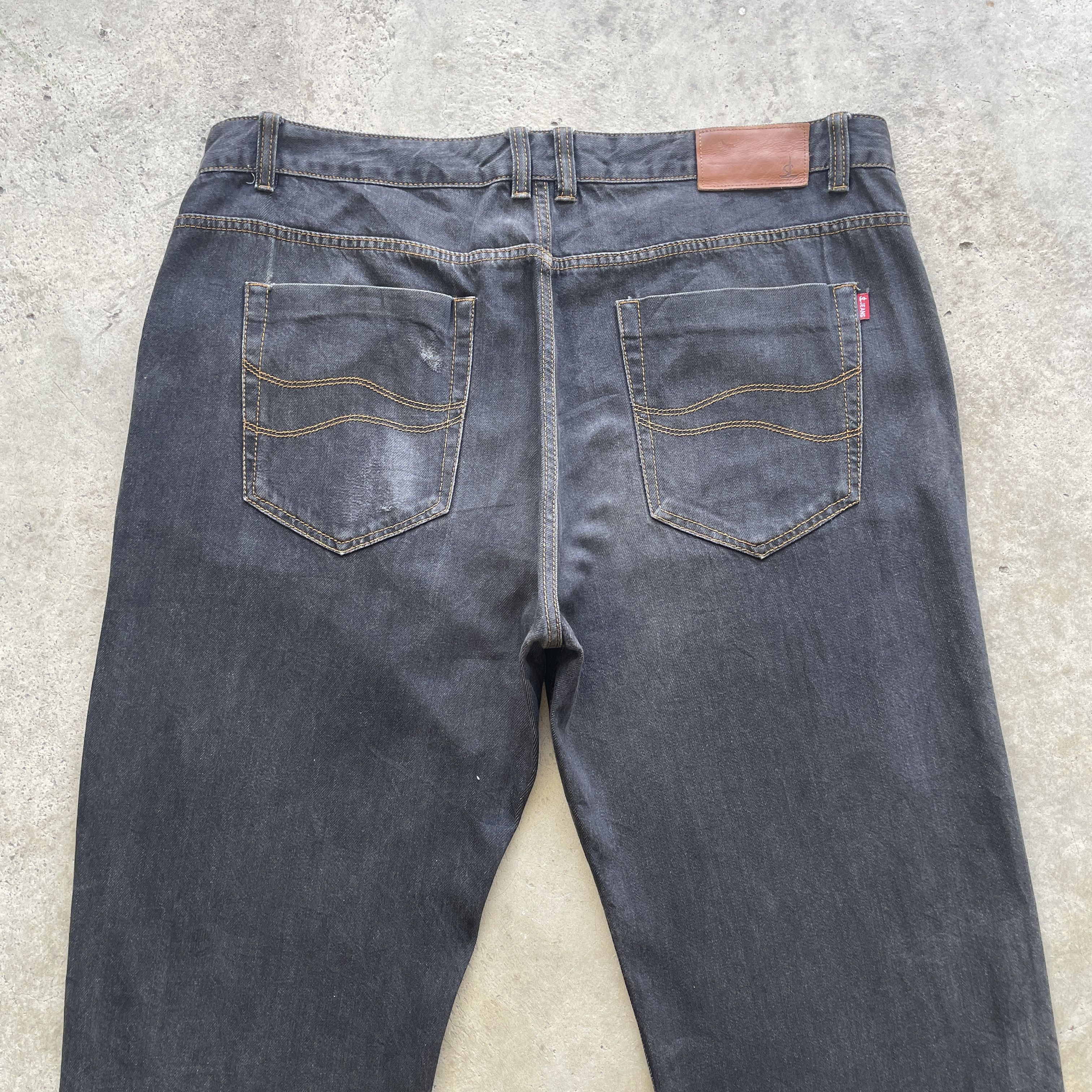 Japanese Brand VINTAGE JAPANESE JEANS BLACK FADED DENIM PANTS W42 Size US 42 / EU 58 - 9 Thumbnail
