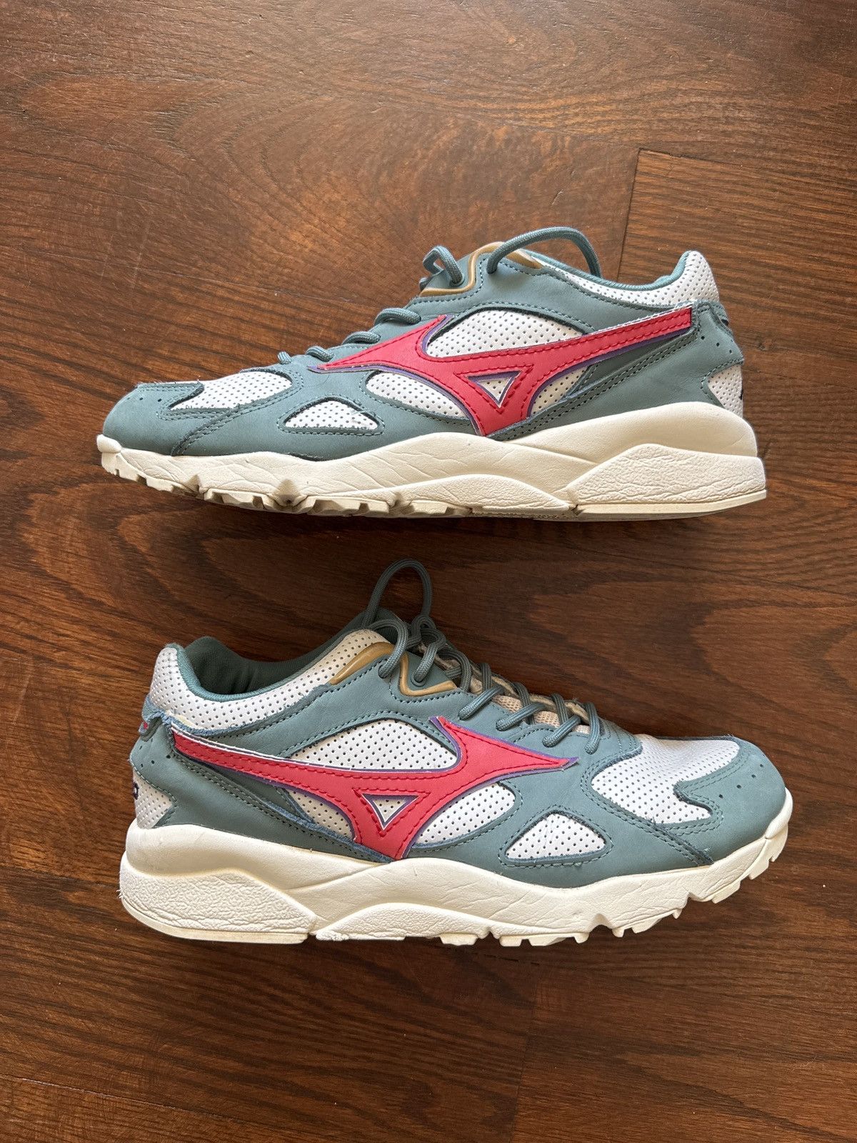 Mizuno Mizuno X Patta - Sky Medal Size US 9 / EU 42 - 1 Thumbnail