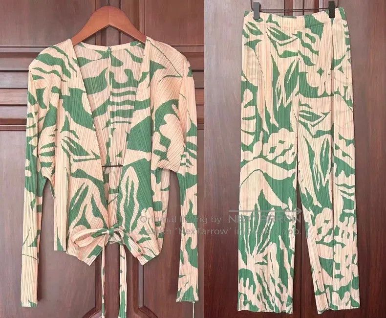Issey Miyake Issey Miyake Green and Pink Starbucks Coat Size L / US 10 / IT 46 - 1 Thumbnail