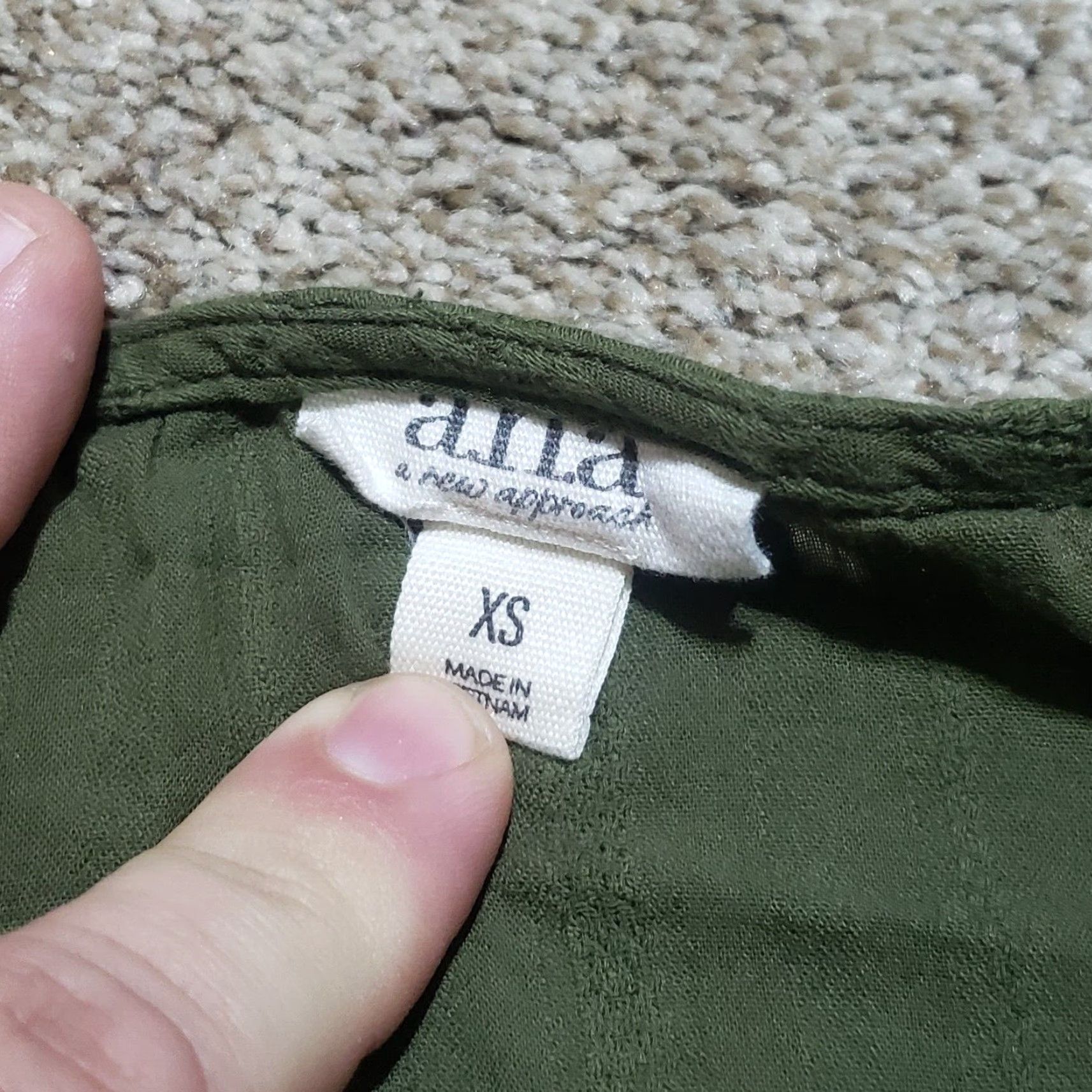Vintage a.n.a Shirt XS Women Green Solid 3/4 Sleeve Round Neck Adult Womens XS Green Shirt Classic All Seasons Size XS / US 0-2 / IT 36-38 - 3 Thumbnail