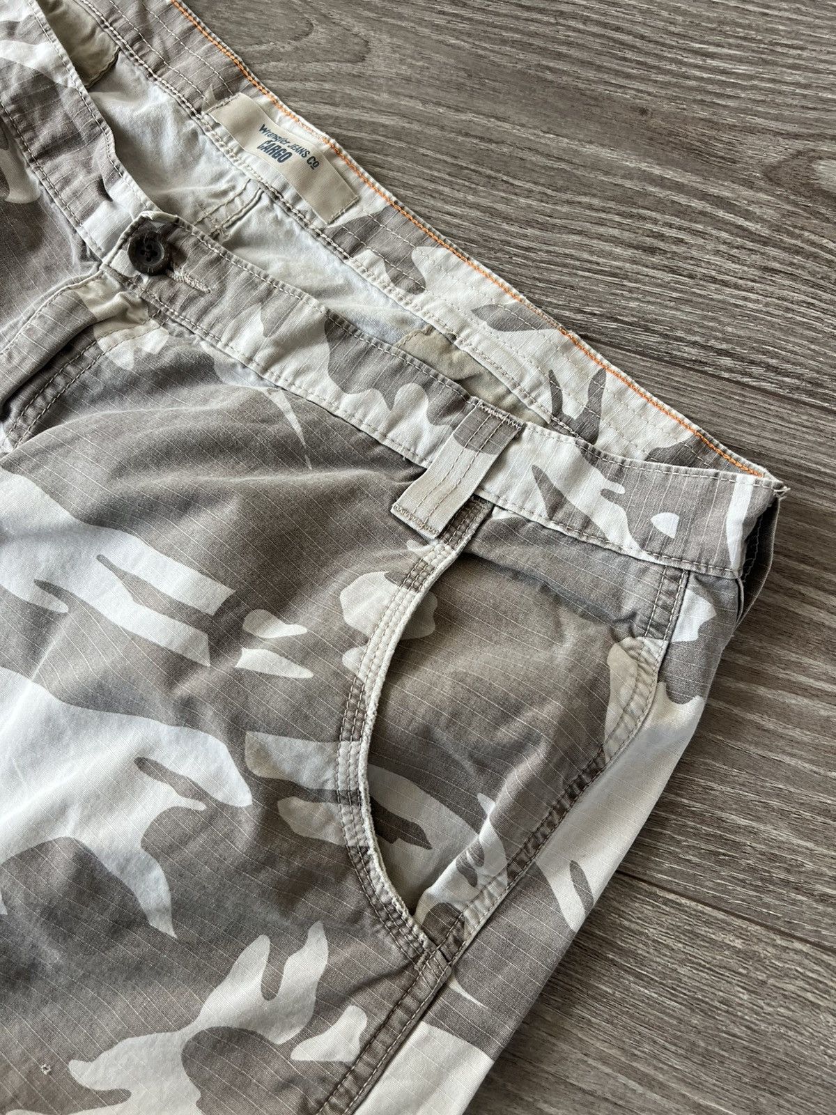 Wrangler Wrangler Baggy Cargo Army Utility Combat Shorts Size US 40 / EU 56 - 14 Thumbnail