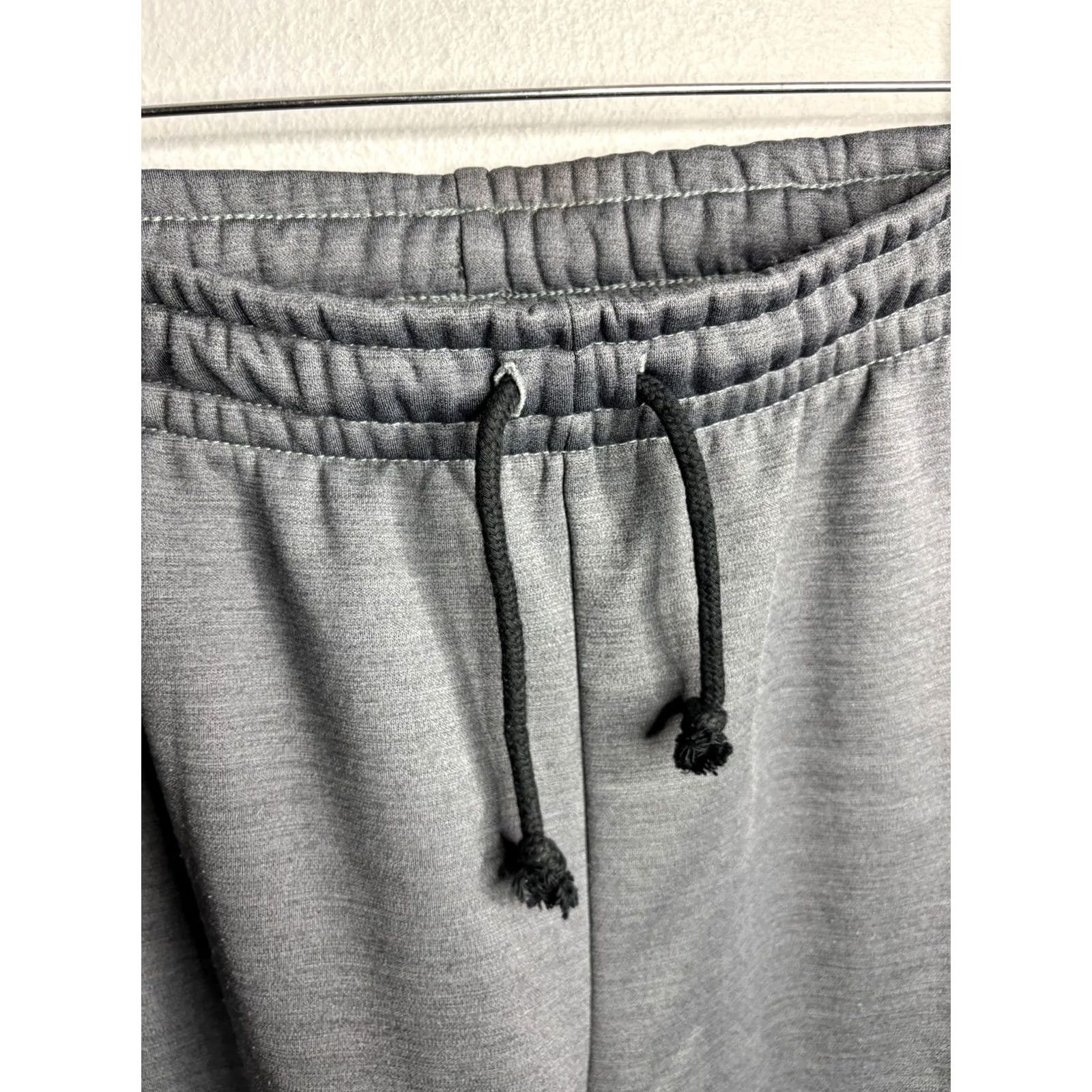 Nike Nike Therma-FIT Pants Mens 2XL Gray Fleece Jogger with Elastic Waist Pockets Cuffed Size US 39 - 4 Thumbnail