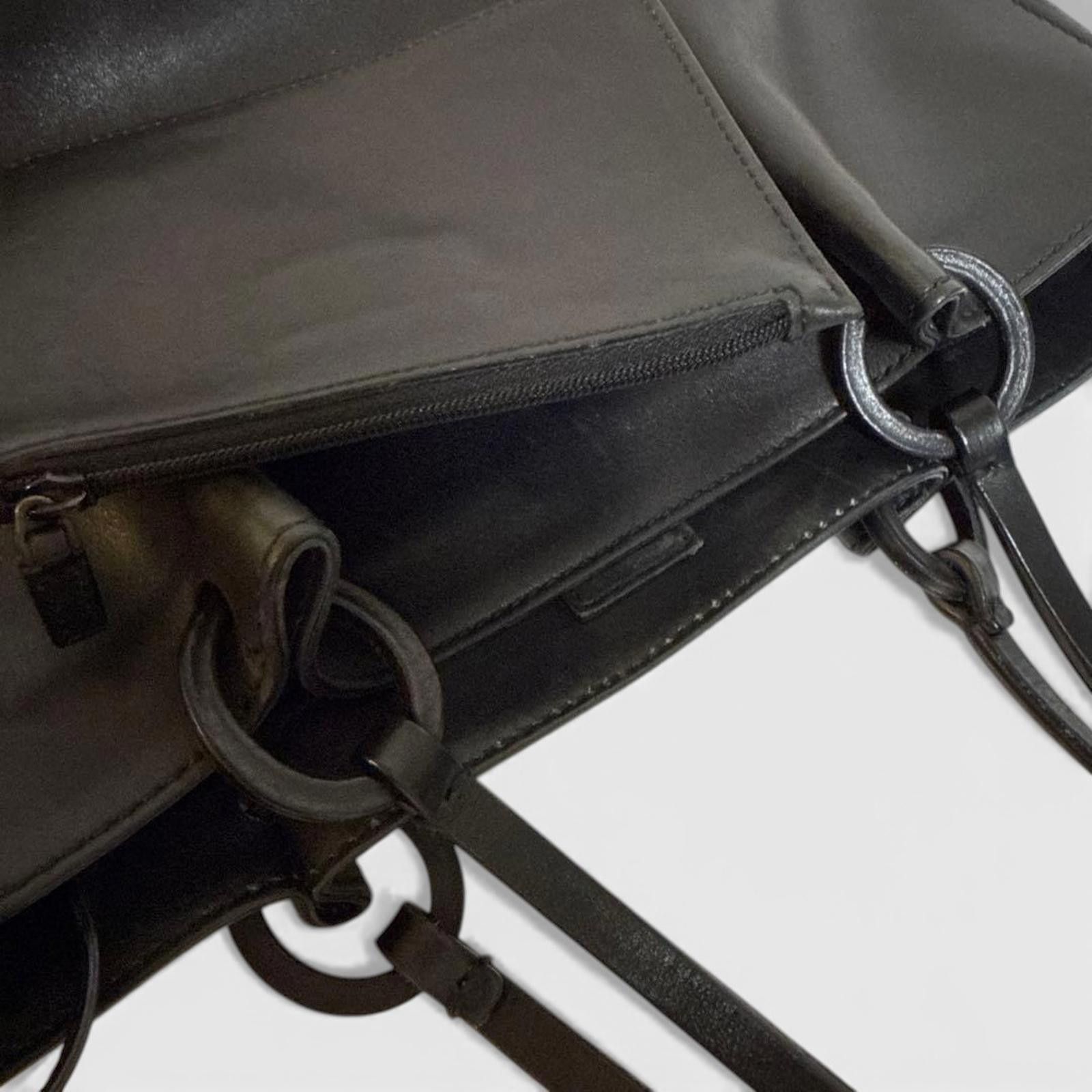 Gucci Gucci - Black Leather Tote Handbag with Removable Pouch Size ONE SIZE - 5 Thumbnail