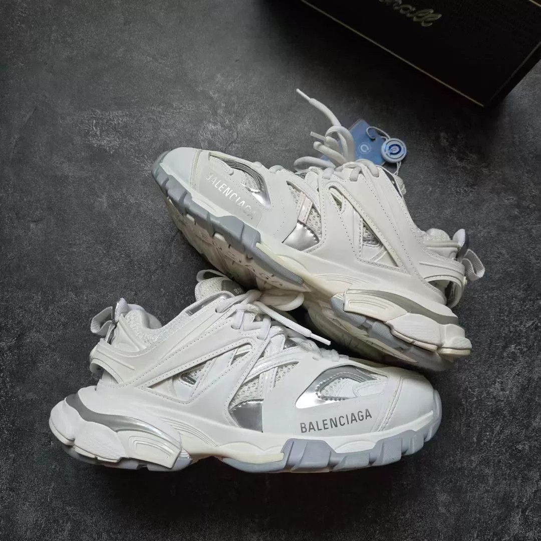 Balenciaga Balenciaga White Lowtop Sneakers 36 Women Size US 6 / IT 36 - 1 Thumbnail