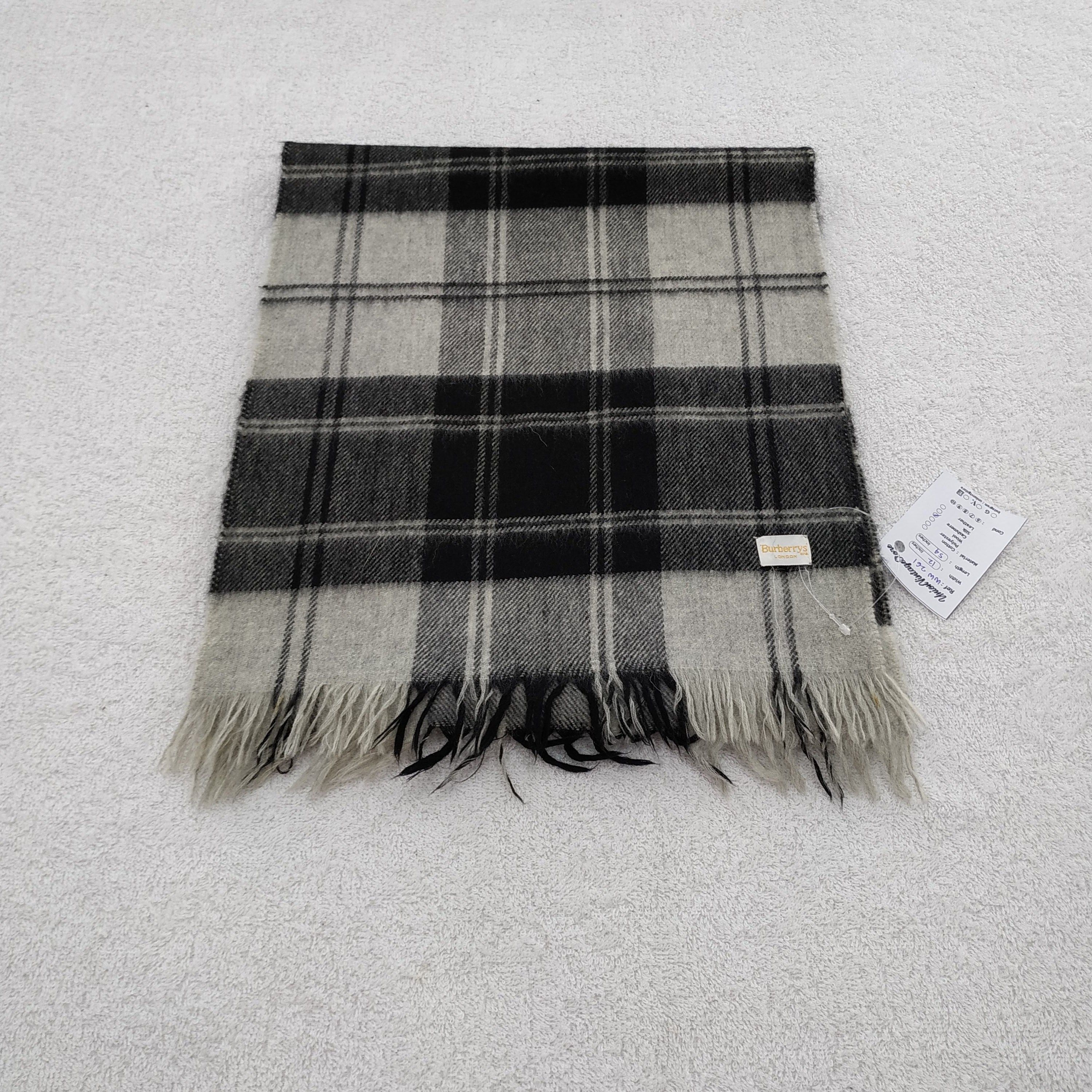 Burberry × Vintage Burberry Scarf / Muffler / Neckwear - WW261 Size ONE SIZE - 1 Thumbnail