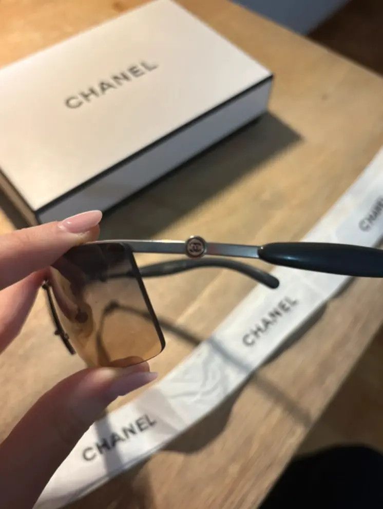 Chanel × Vintage CHANEL Sunglasses 4009 Rimless Rhinestone Vintage Size ONE SIZE - 2 Thumbnail