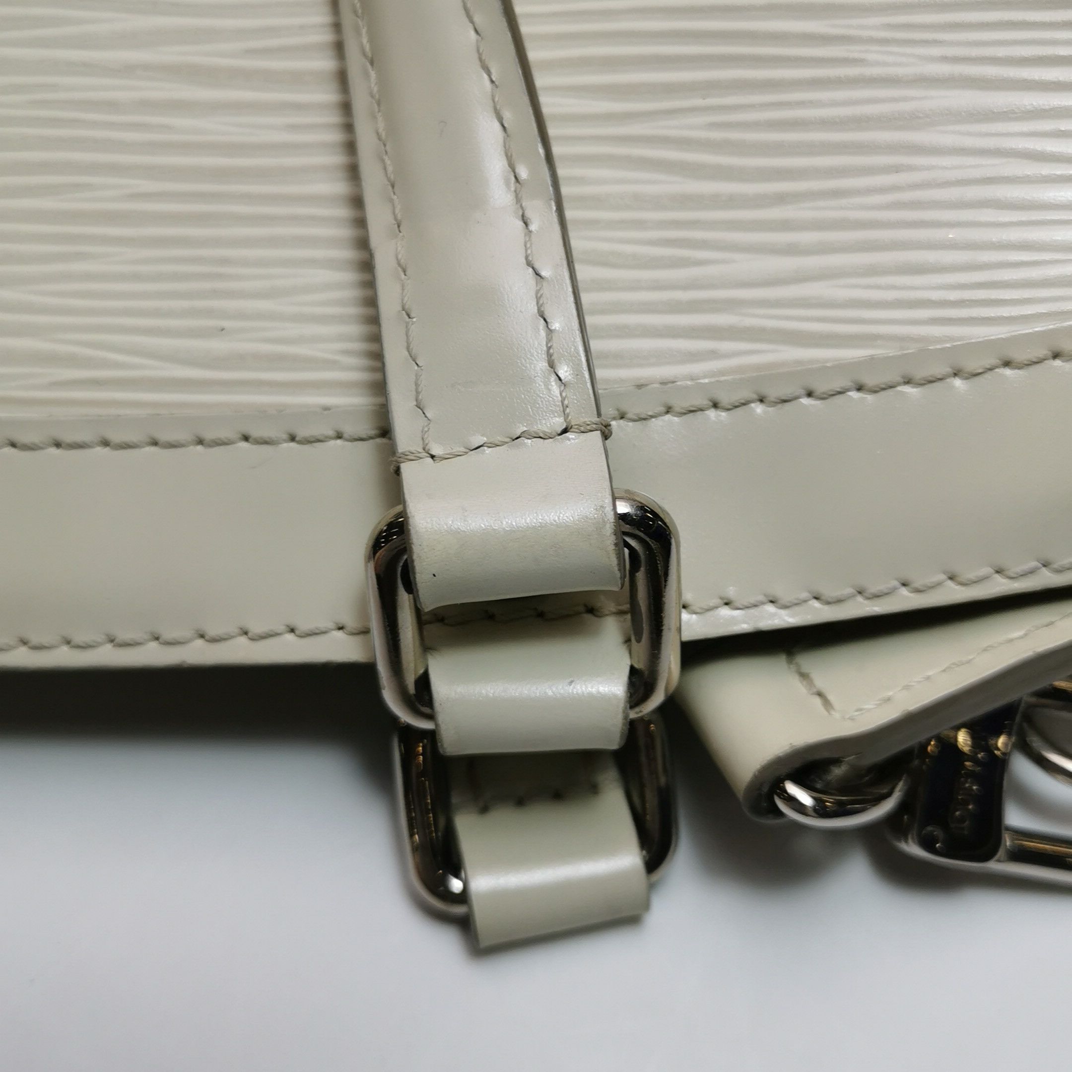 Louis Vuitton Louis Vuitton (LV) Brea doctor bag medium cowhide water rip Size ONE SIZE - 6 Thumbnail
