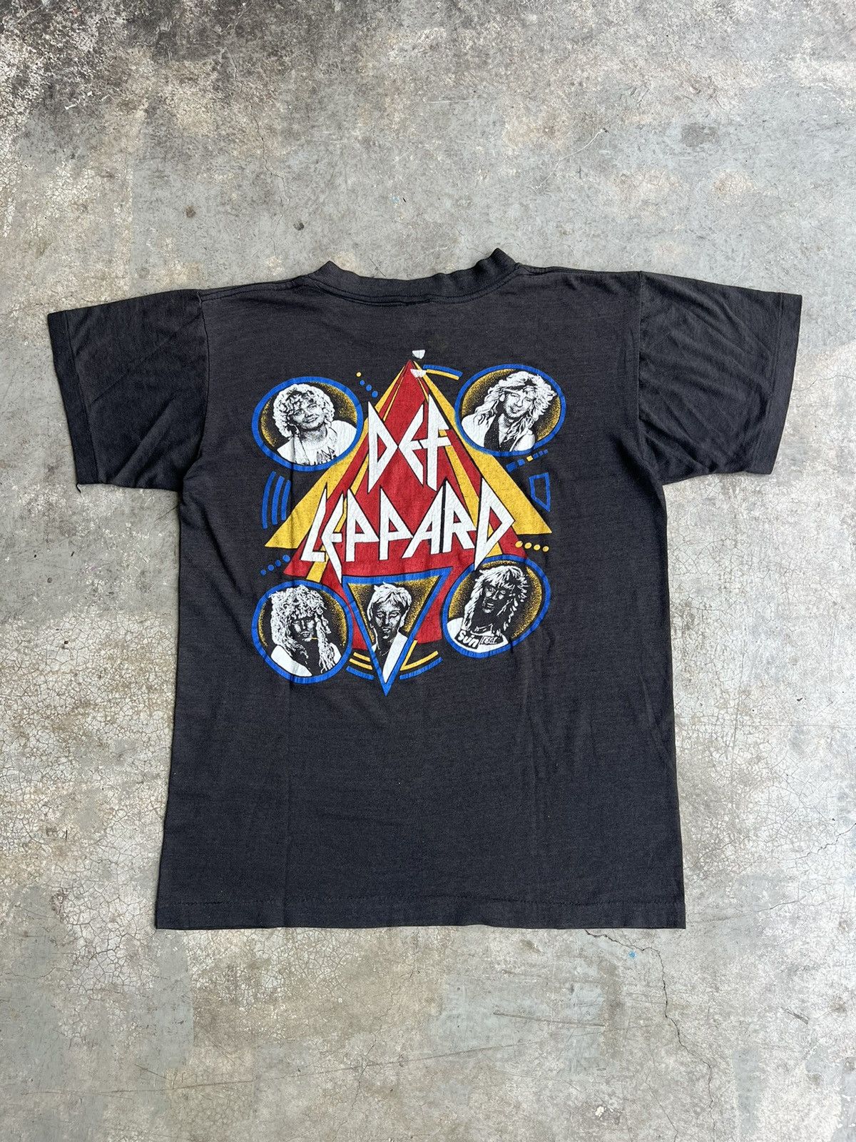 Band Tees Vintage 1987 Def Leppard No Tour Hysteria Band Tees Size US M / EU 48-50 / 2 - 2 Thumbnail