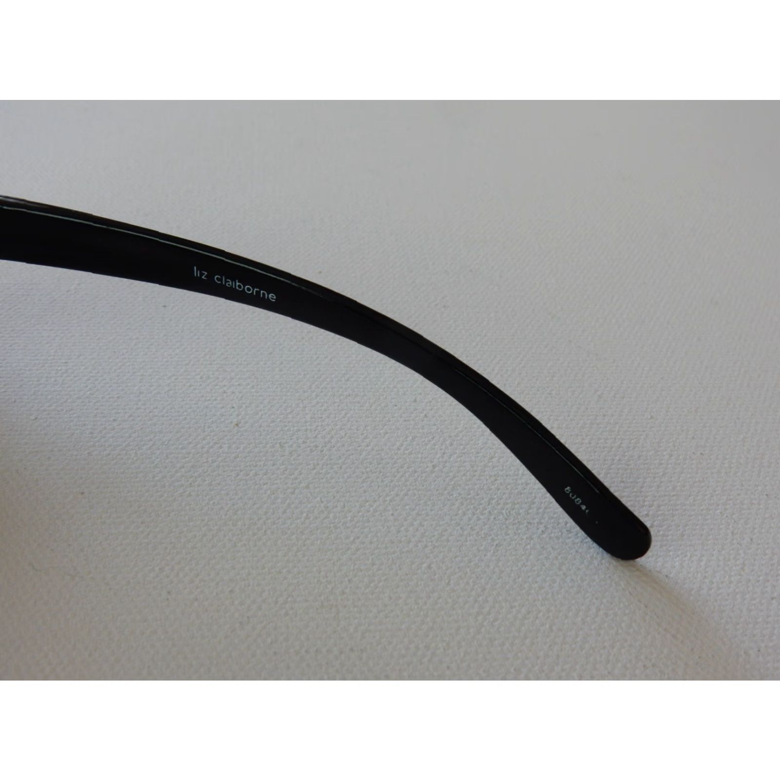 Liz Claiborne Liz Claiborne Women's Sunglasses Black Fashion 2000s Size ONE SIZE - 4 Thumbnail