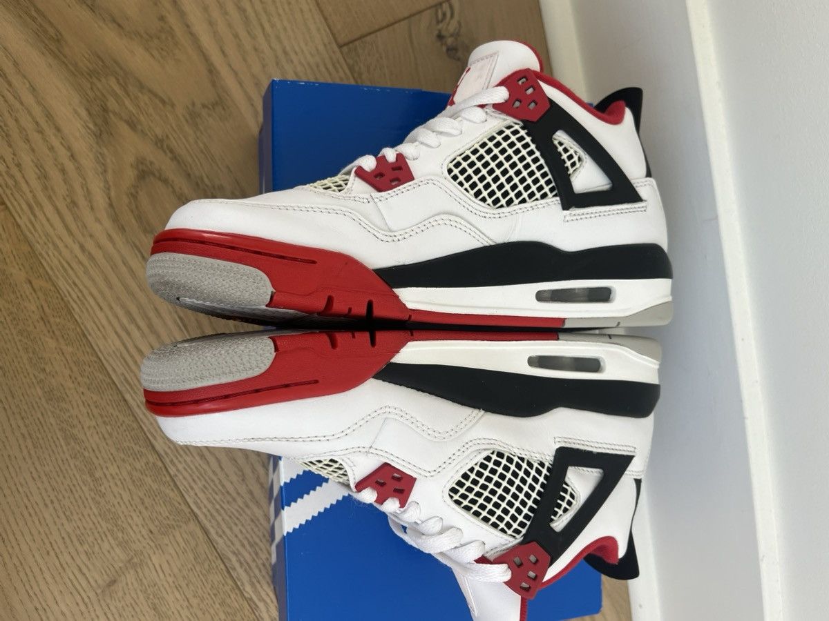 Nike Jordan 4 Fire Red Size US 6 / EU 39 - 3 Thumbnail