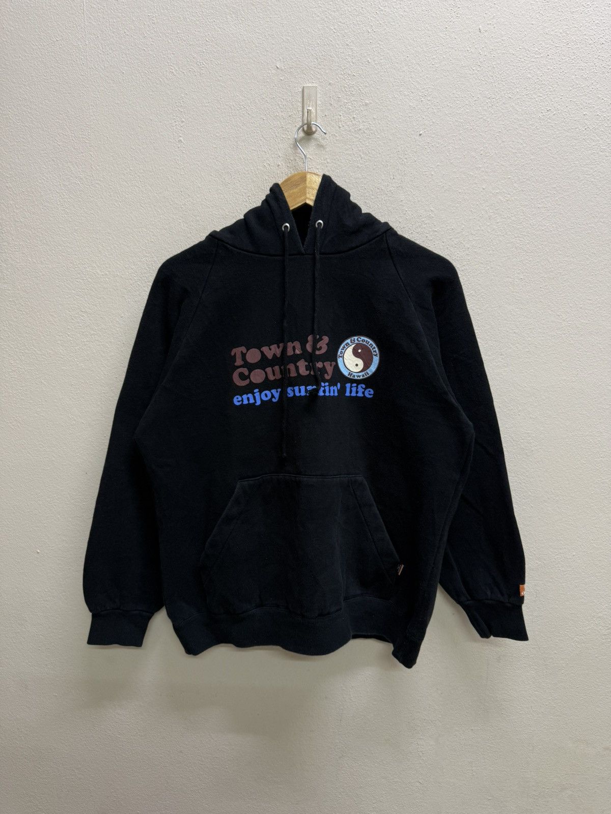 Vintage Vintage Town & Country Enjoy Surfing Pullover Sweater Hoodie Size US M / EU 48-50 / 2 - 15 Thumbnail