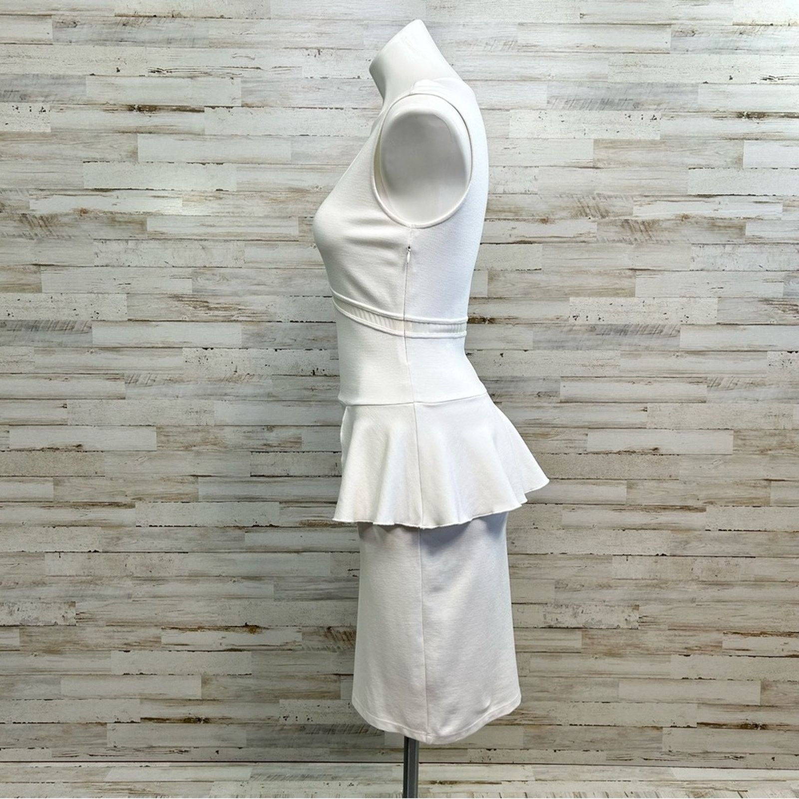 Victoria's Secret Victorias Secret Bodycon Peplum Dress Size 6 Cream Stretch Size M / US 6-8 / IT 42-44 - 5 Thumbnail