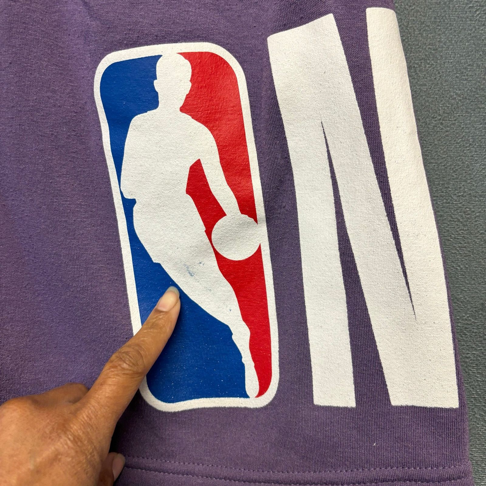NBA NBA Sweat Shorts Mens Medium Big Graphic Print Logo Sports Size US 29 - 3 Thumbnail