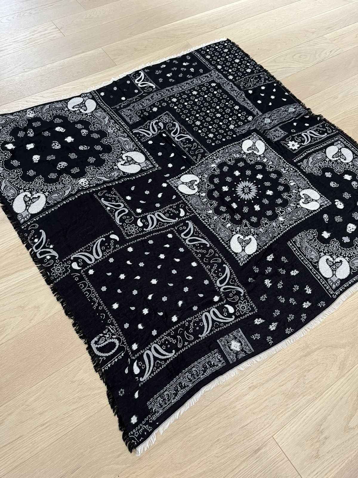 John Varvatos Double Sided Jacquard Paisley Scarf Size ONE SIZE - 7 Thumbnail