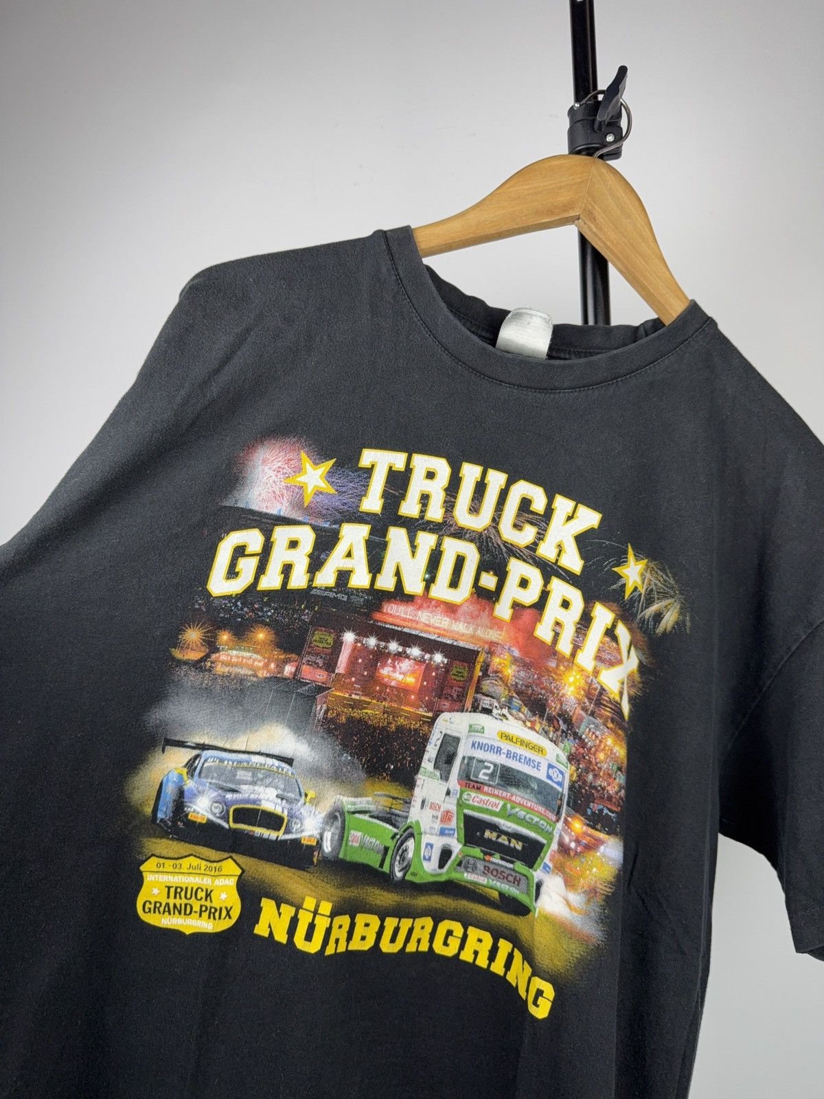 Vintage Truck Grand Prix Nurburgring 2016 MAN Racing T-Shirt Size US L / EU 52-54 / 3 - 4 Thumbnail