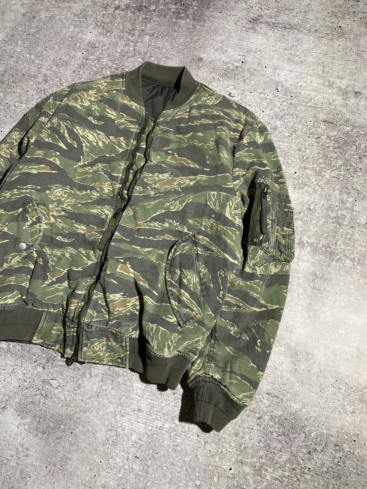 Allsaints × Vintage 🐃ALLSAINTS bilateral vintage BOMBER Size US M / EU 48-50 / 2 - 3 Thumbnail