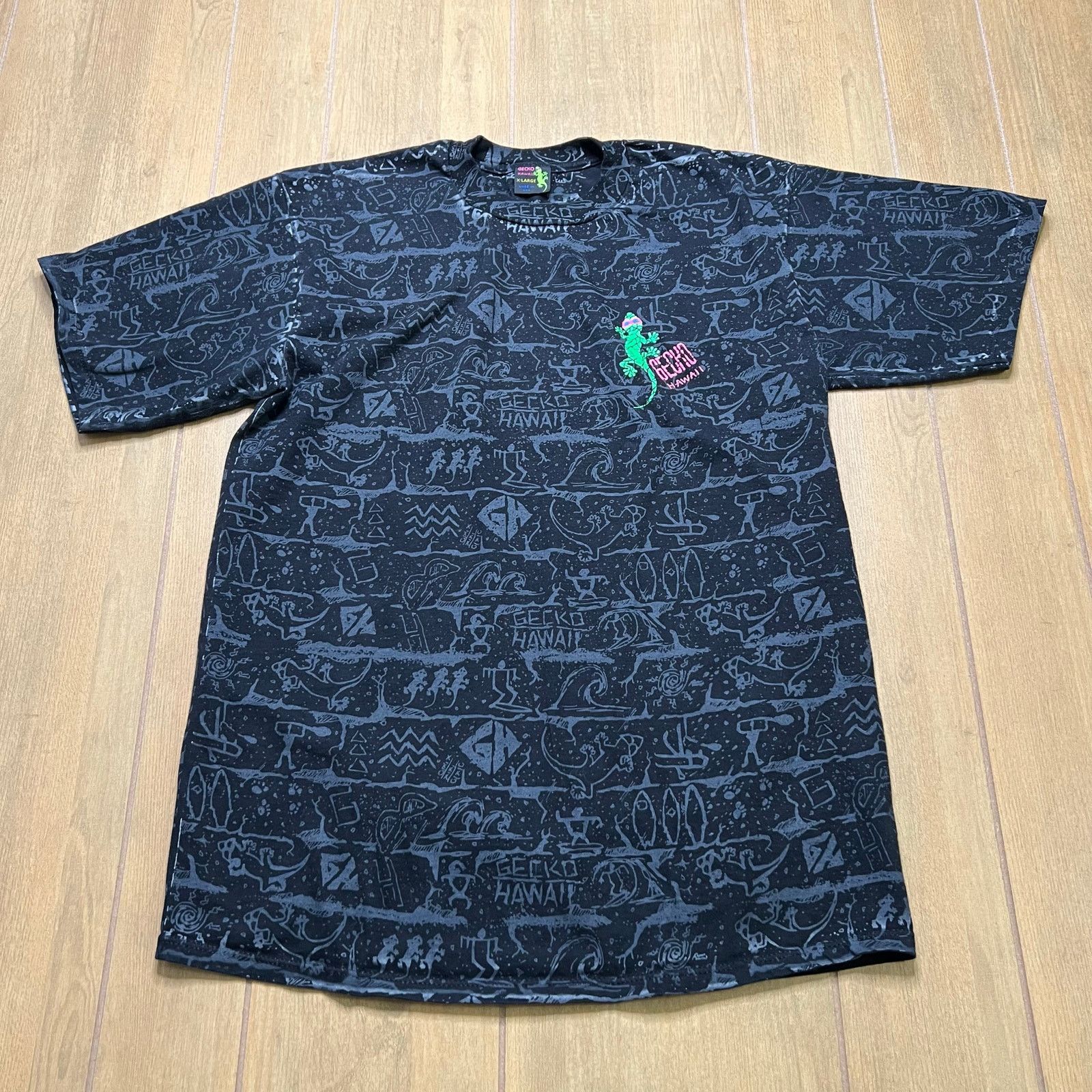 Vintage Vintage 90s GECKO HAWAII T-Shirt Black All Over XL USA made Size US XL / EU 56 / 4 - 1 Thumbnail