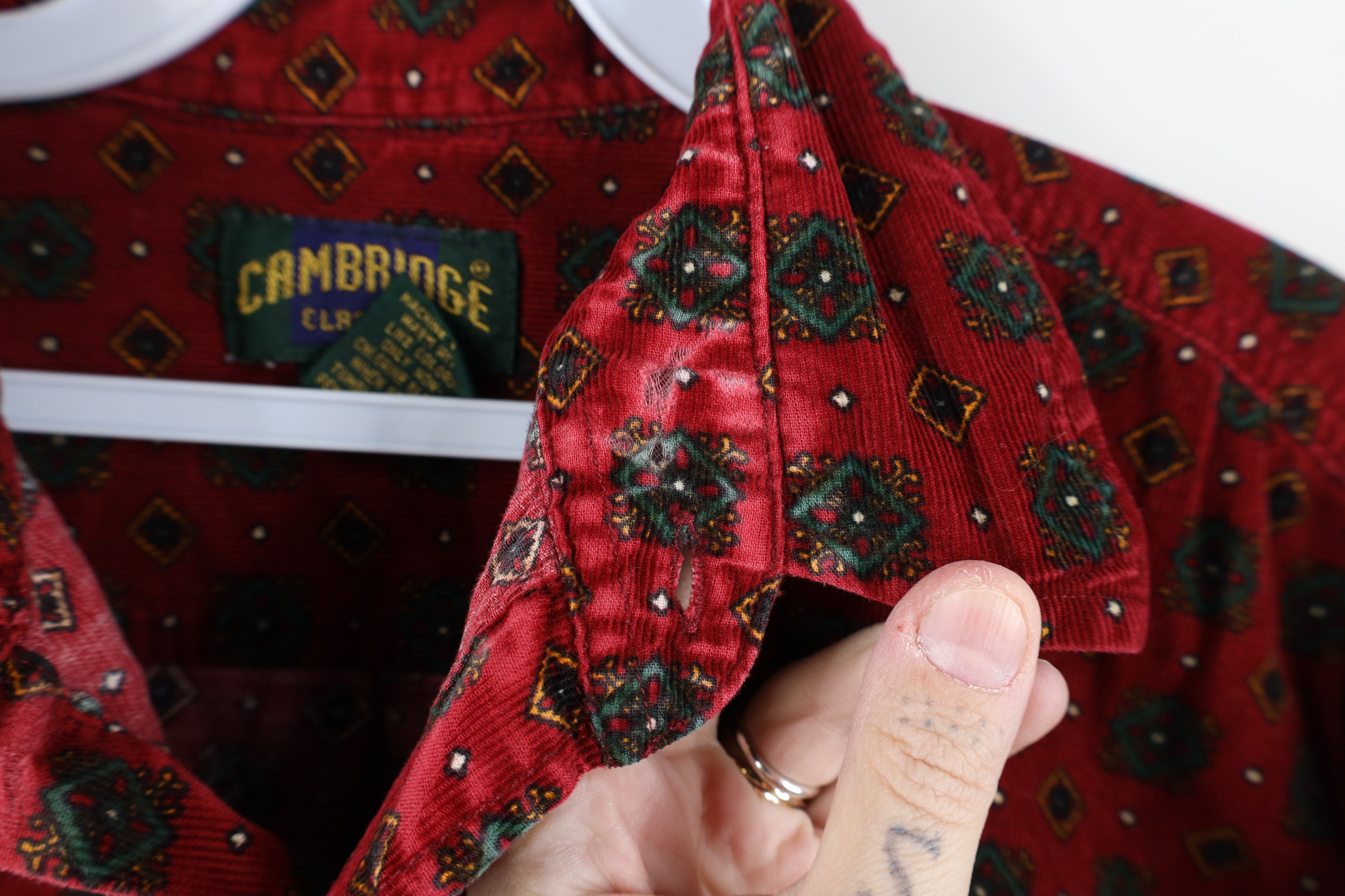 Vintage Vintage 90s Streetwear Corduroy Collared Button Shirt Size US M / EU 48-50 / 2 - 9 Thumbnail
