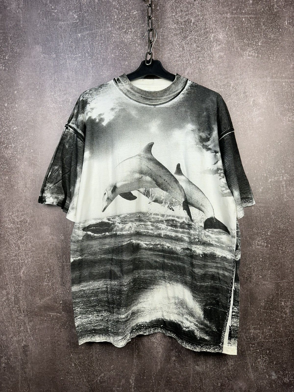 Vintage Vintage 90s animal tee dolphin big print logo Size US XL / EU 56 / 4 - 1 Thumbnail