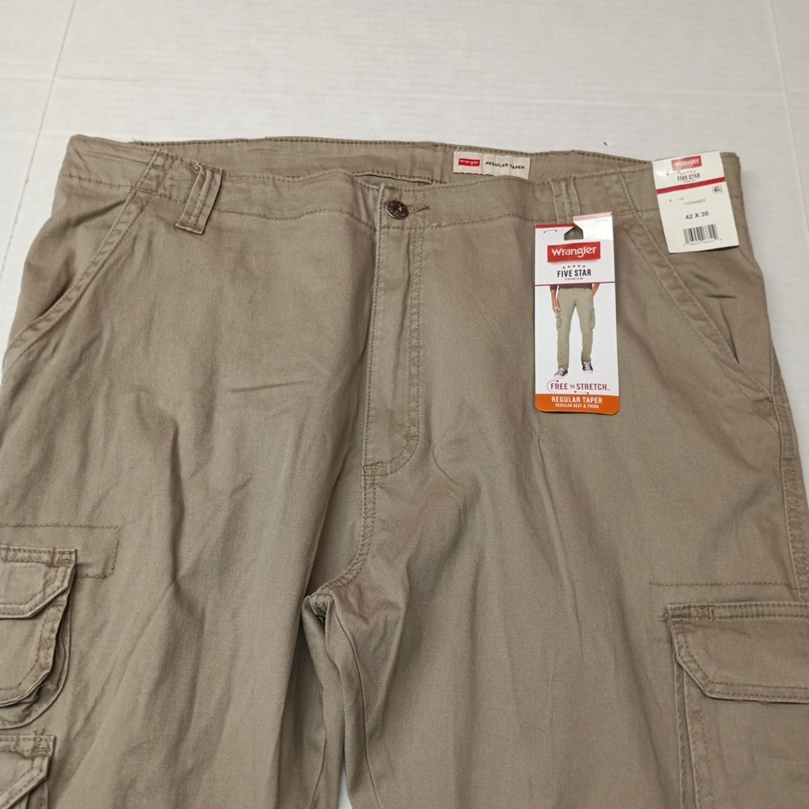 Wrangler Wrangler Regular Fit Cargo Pants Men’s Size 42x30 Beige Size US 42 / EU 58 - 4 Thumbnail