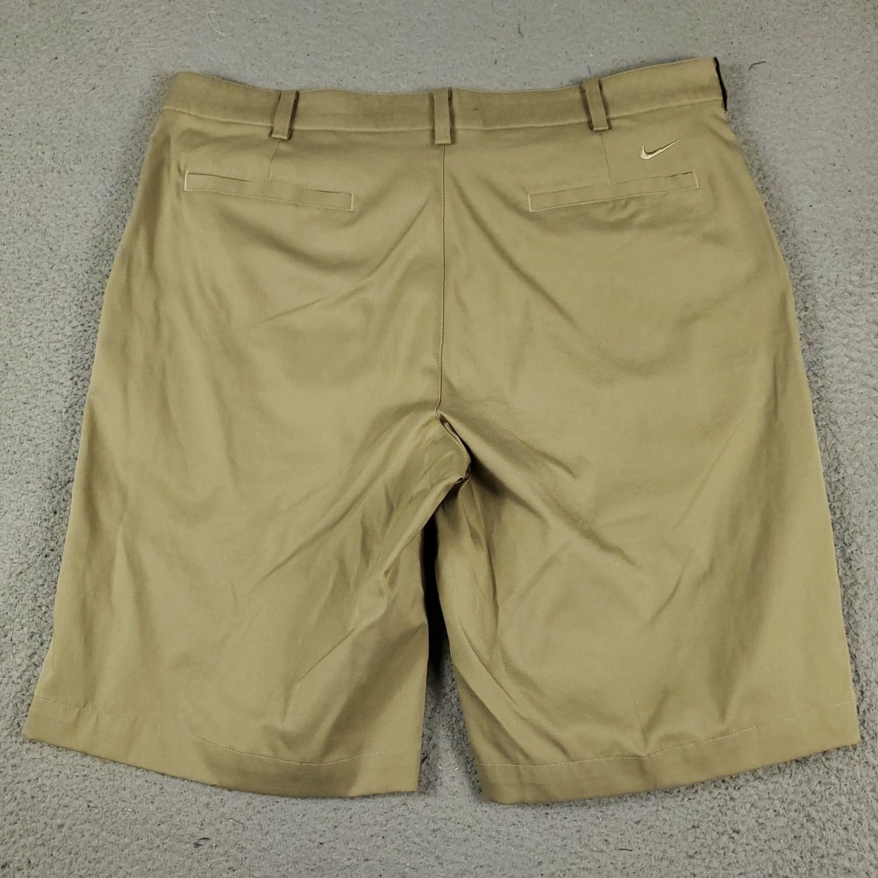Nike Nike Shorts Mens Size 36 Beige Golf Dri Fit Flat Front Chino Casual Regular Nike Waist 36 Beige Shirt? Size US 36 / EU 52 - 7 Thumbnail