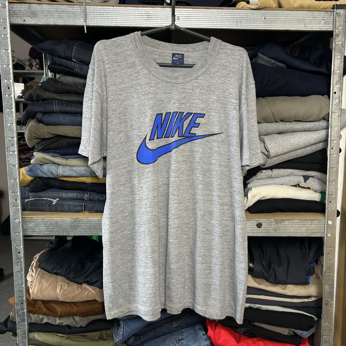 Nike Vintage Nike Big Logo Made In U.K. Streetwear 90’s tee Size US XL / EU 56 / 4 - 1 Thumbnail