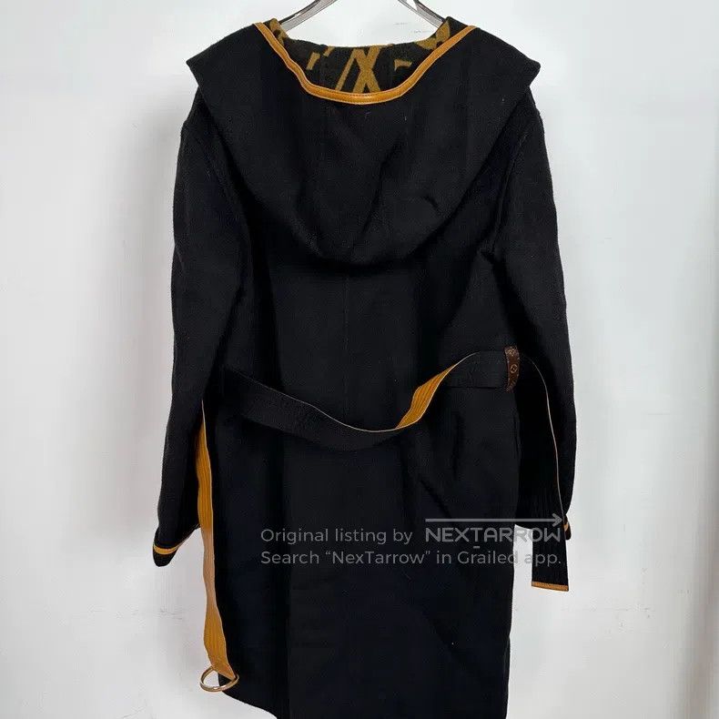 Louis Vuitton Louis Vuitton Black and yellow presbyopic bathrobe overcoa Size S / US 4 / IT 40 - 3 Thumbnail