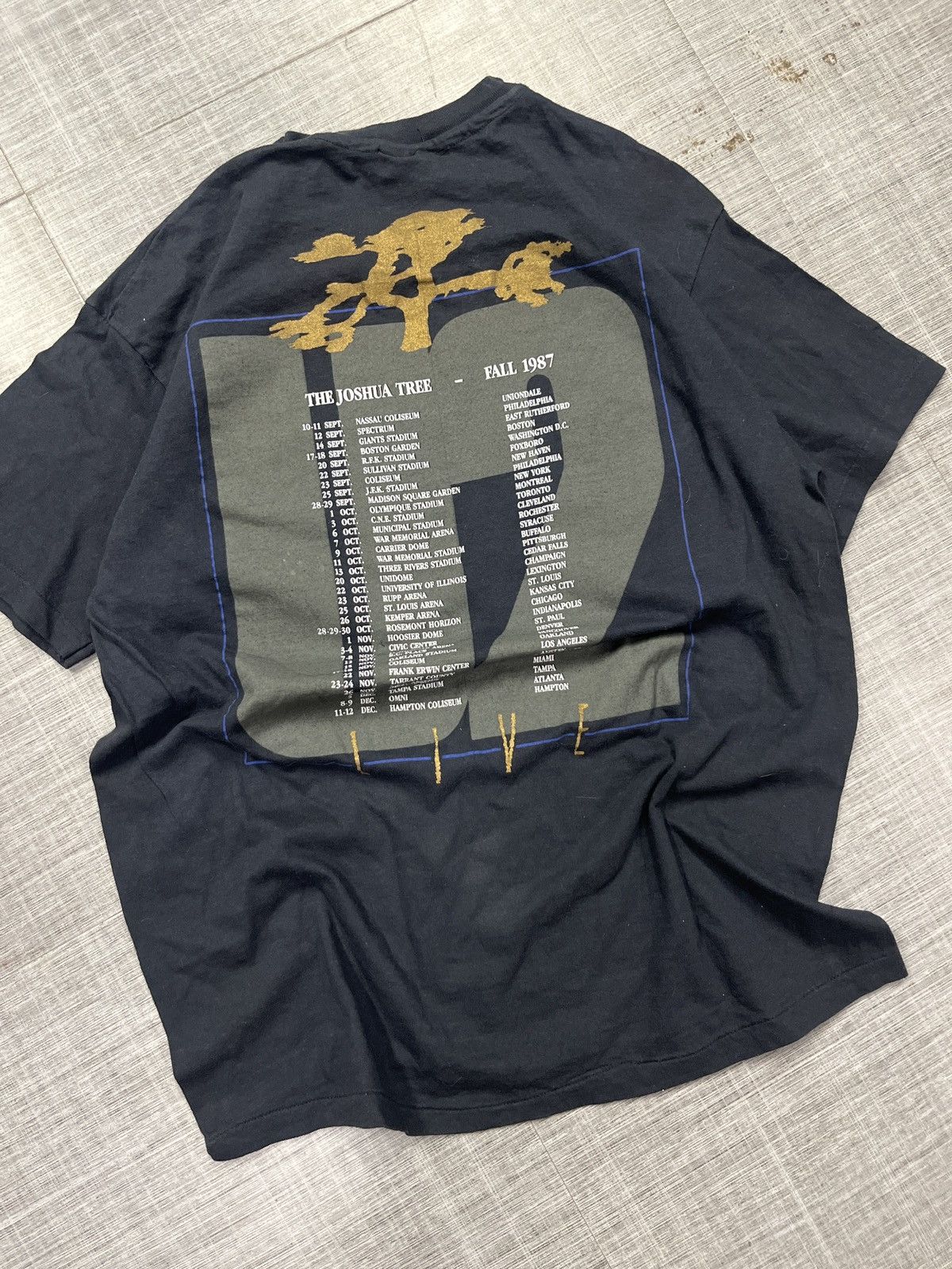 Band Tees × Brockum × Vintage VTG 1987 U2 Tour Tee Size US L / EU 52-54 / 3 - 6 Thumbnail