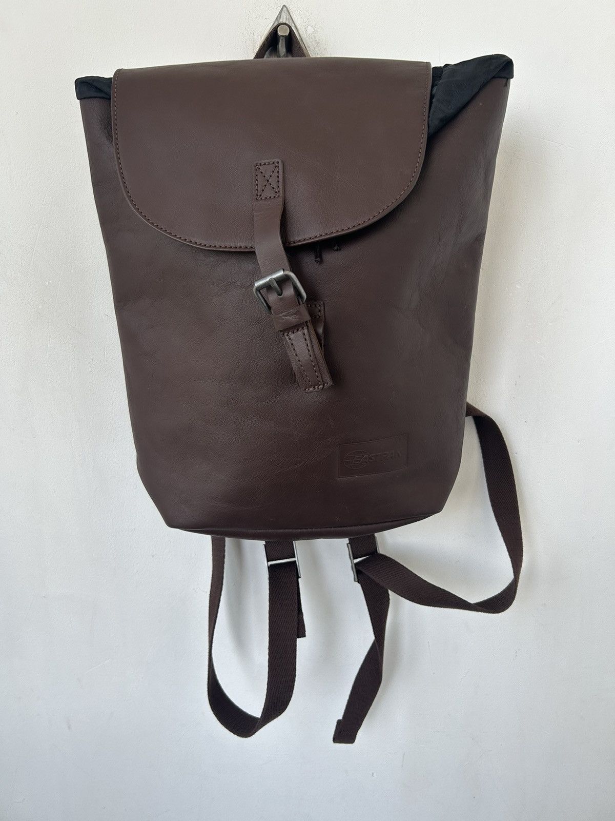 Eastpak fashion the one leather