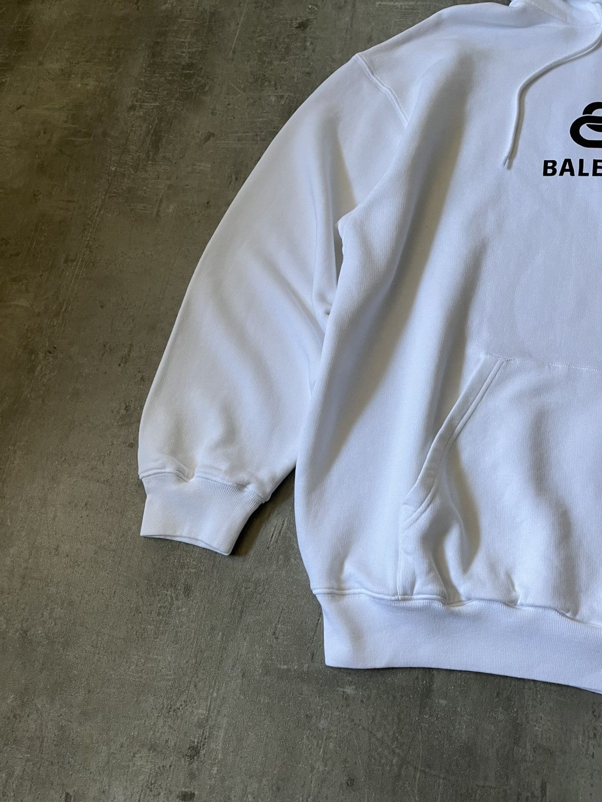Balenciaga Balenciaga BB logo hoodie white new Size US M / EU 48-50 / 2 - 3 Thumbnail
